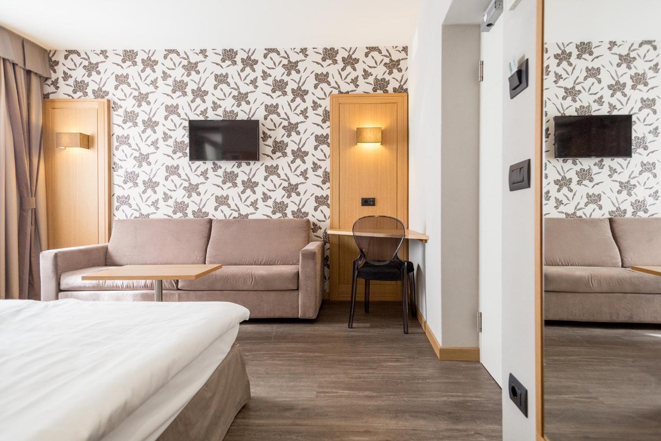 Double or Twin Room with Balcony