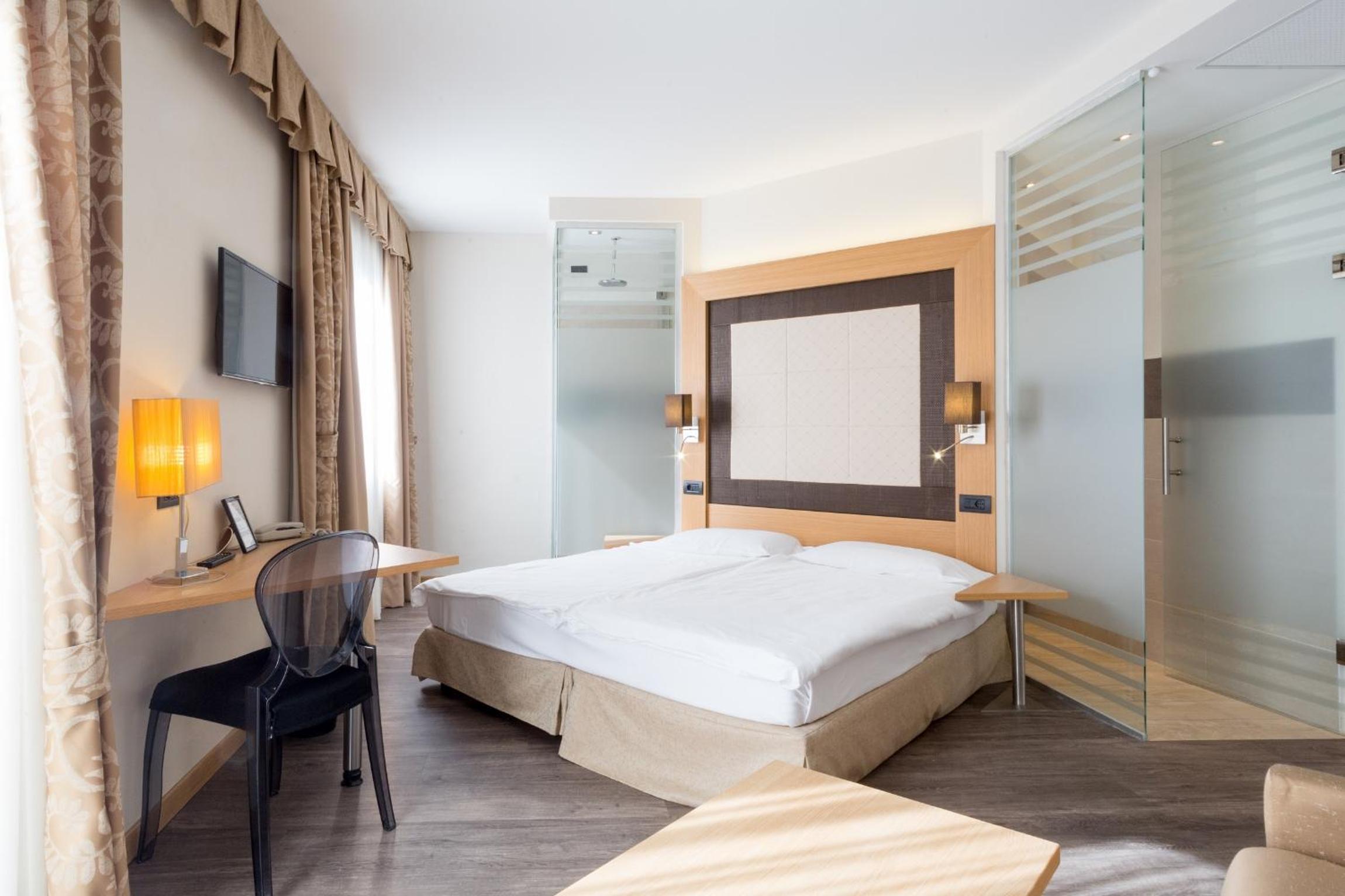 Double or Twin Room with Balcony