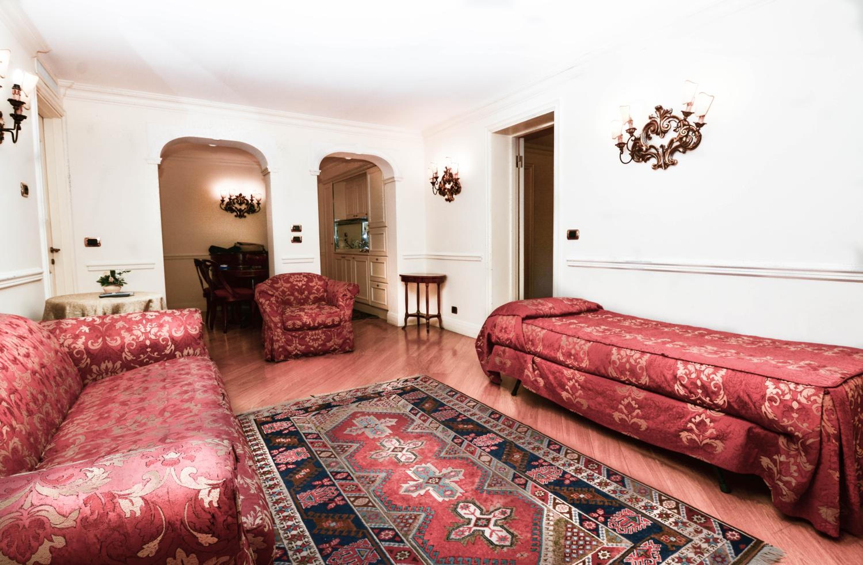 Family Suite (5 Adults)