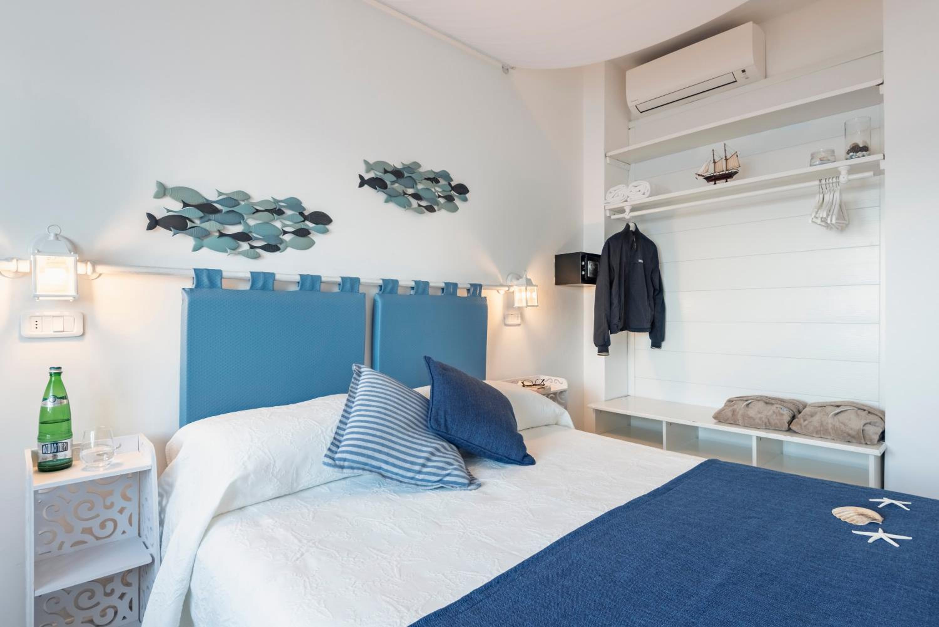 Deluxe King Room with Sea View