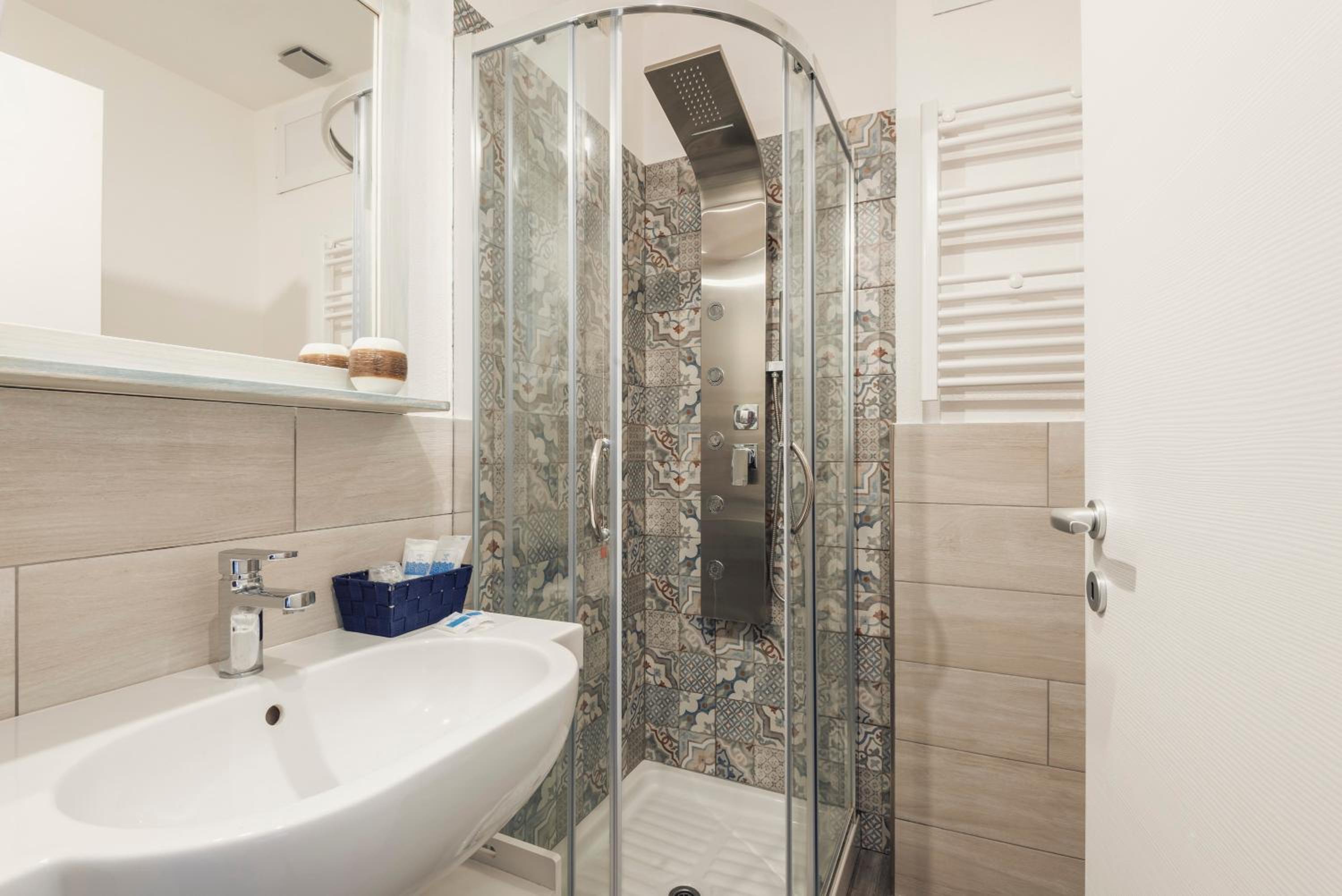 Deluxe King Room with Sea View