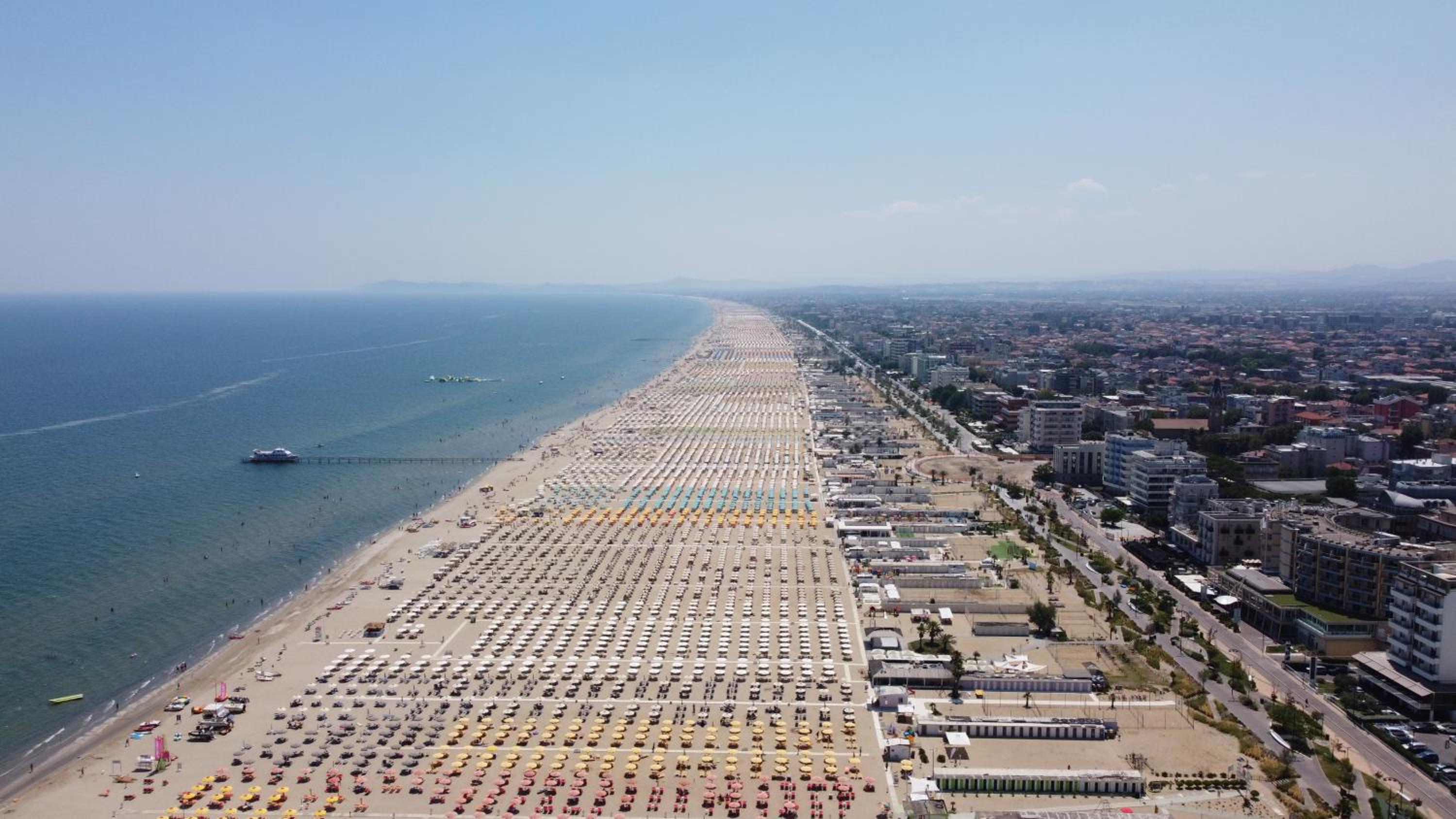 One-Bedroom Apartment with Balcony (5 Adults)