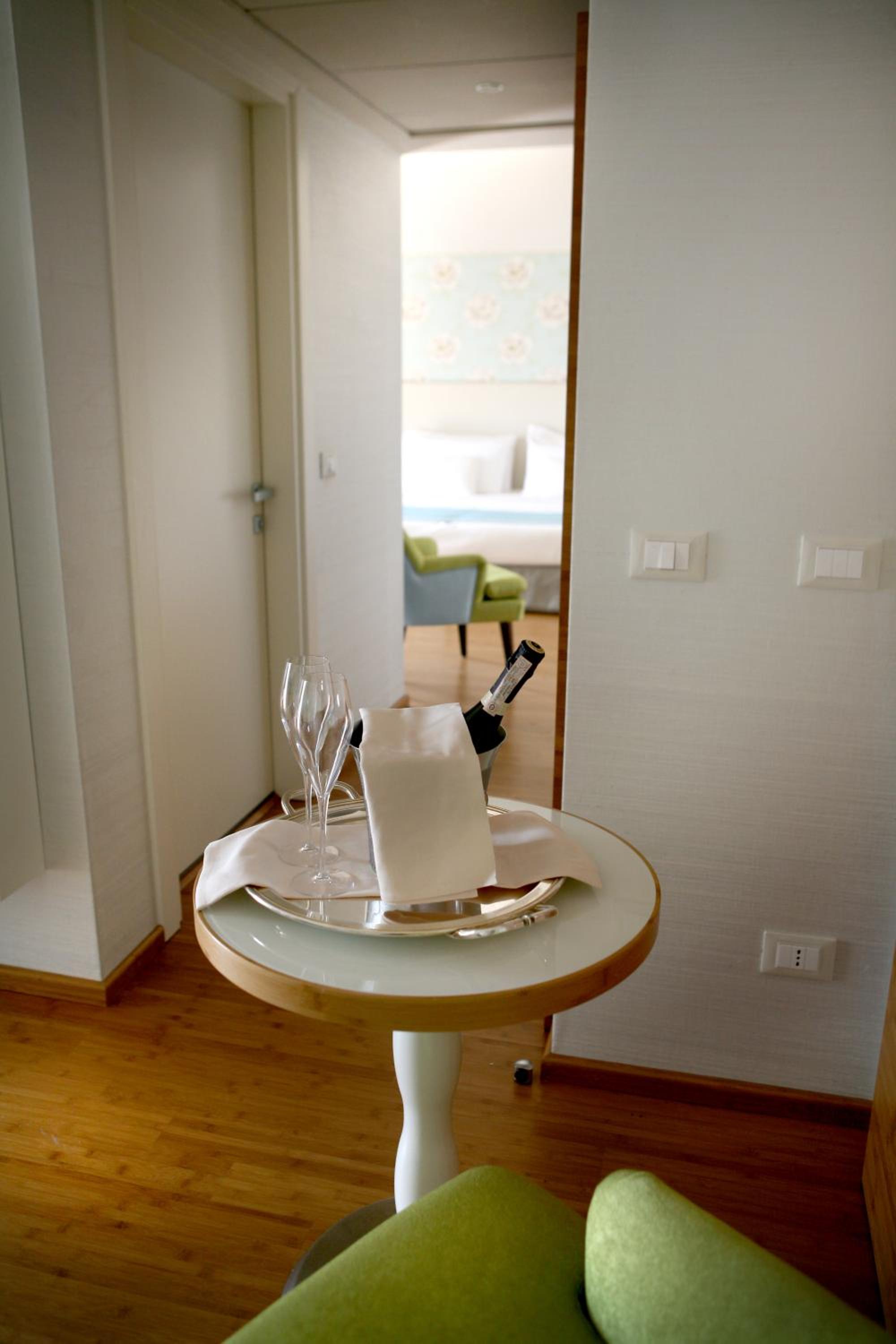 Junior Suite with Lake View