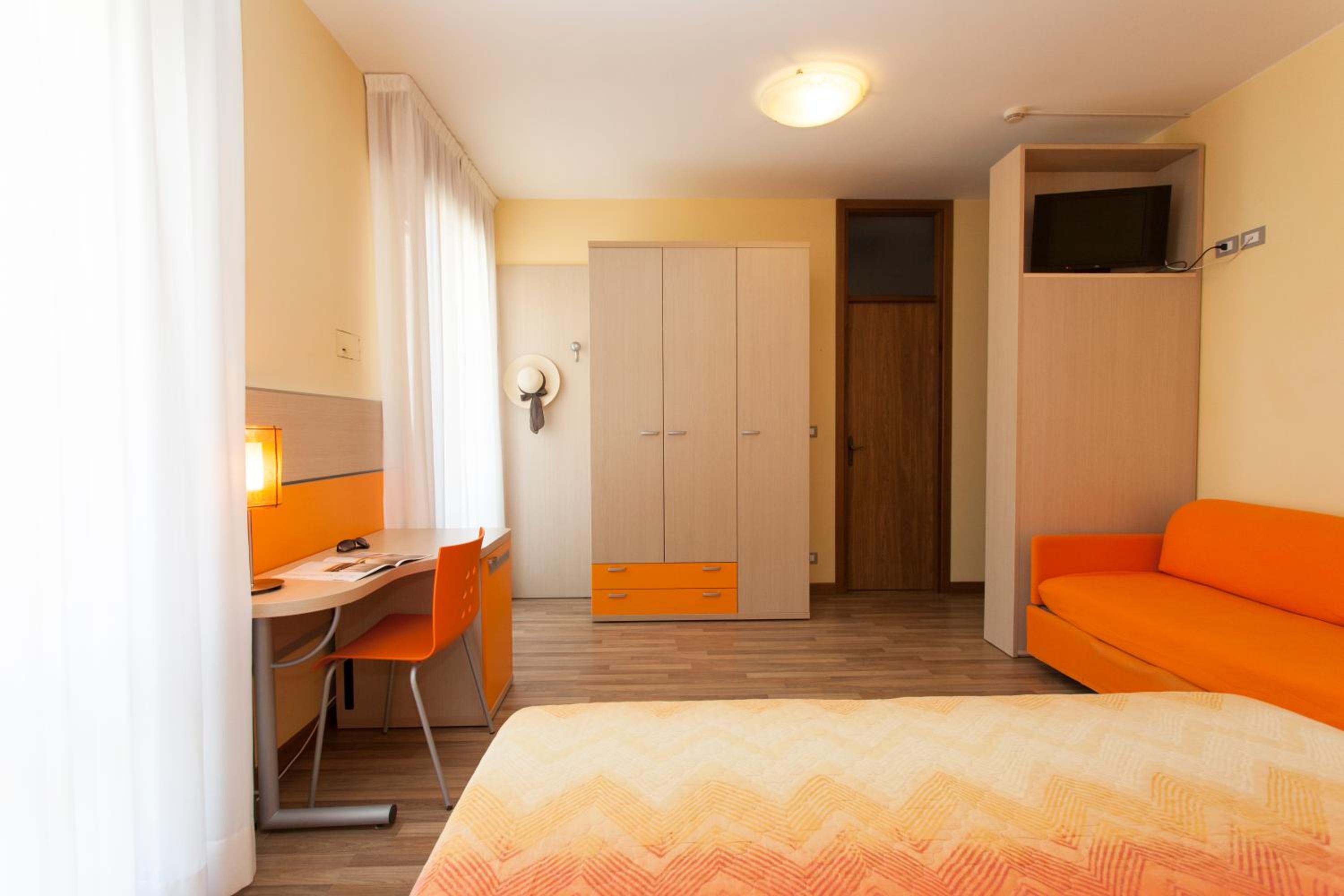 Family Quadruple Room with Side Sea View