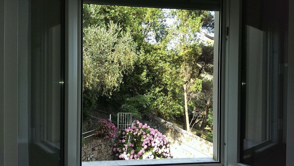 Economy Double Room (lateral garden view)