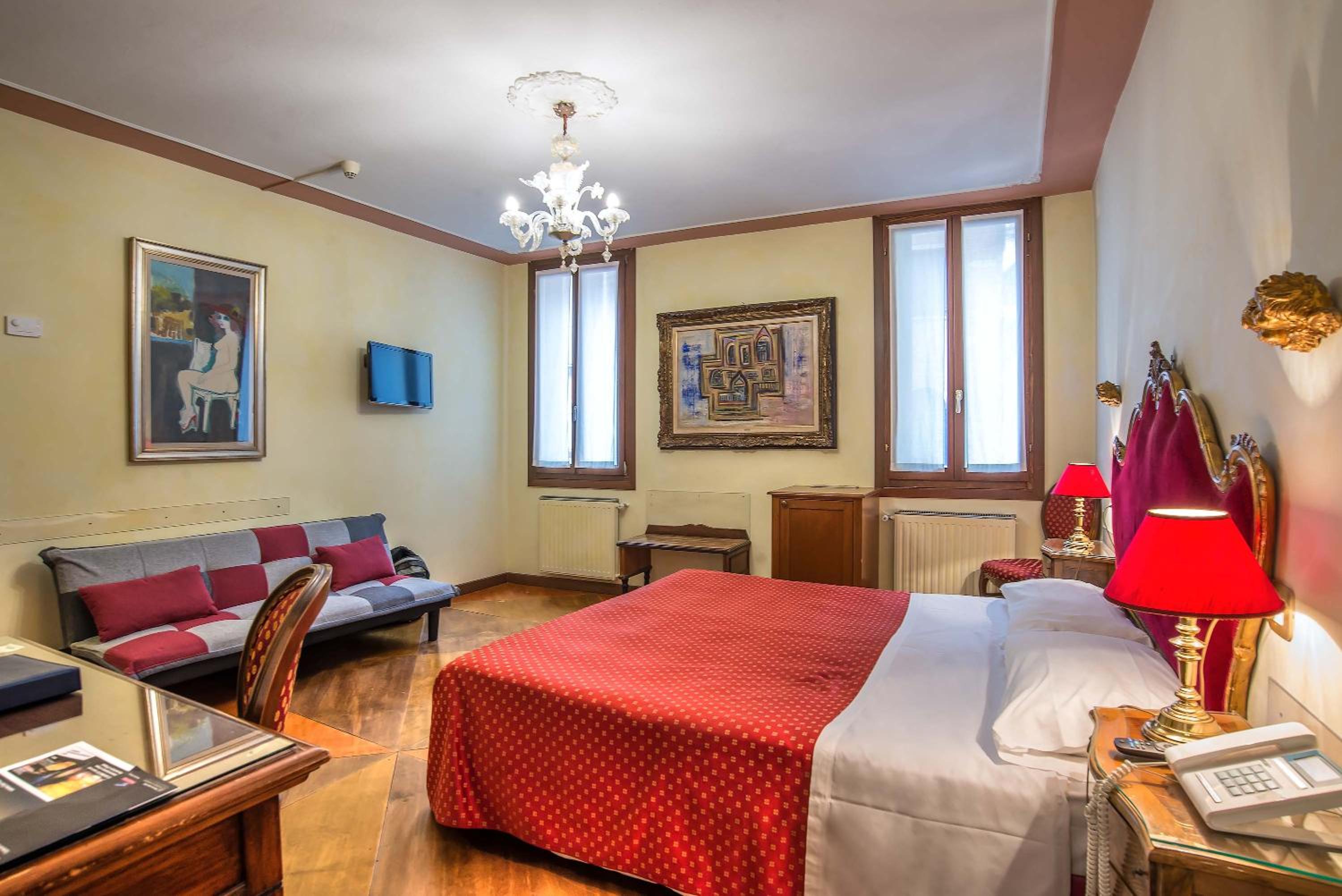 Comfort Double or Twin Room