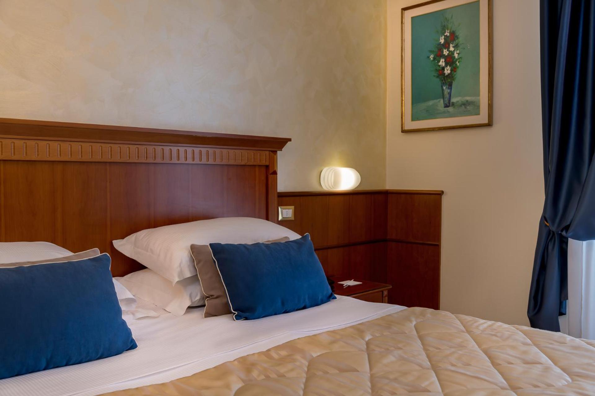 Quadruple Room with Lateral Sea View