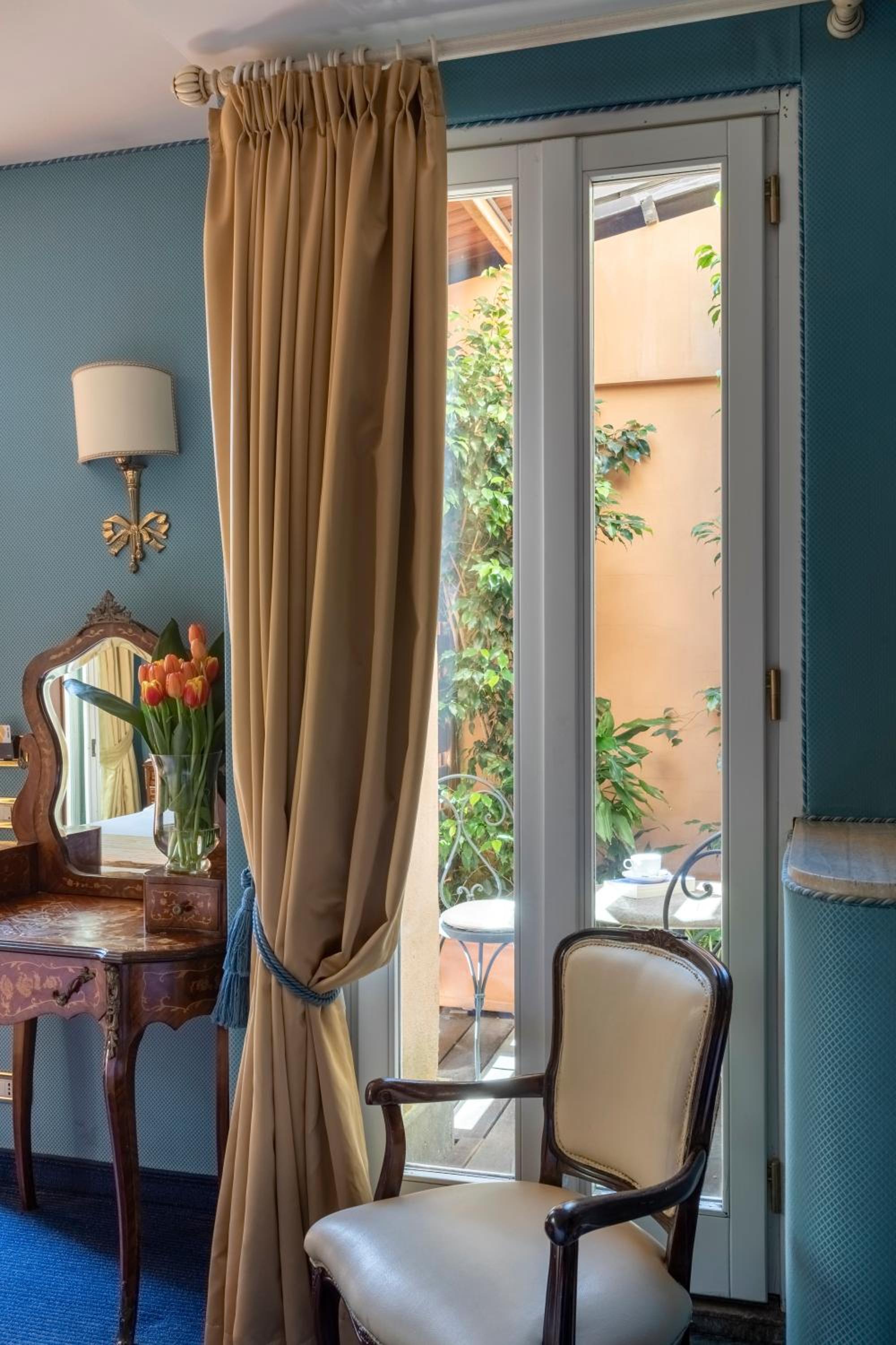 Deluxe Double Room with Terrace