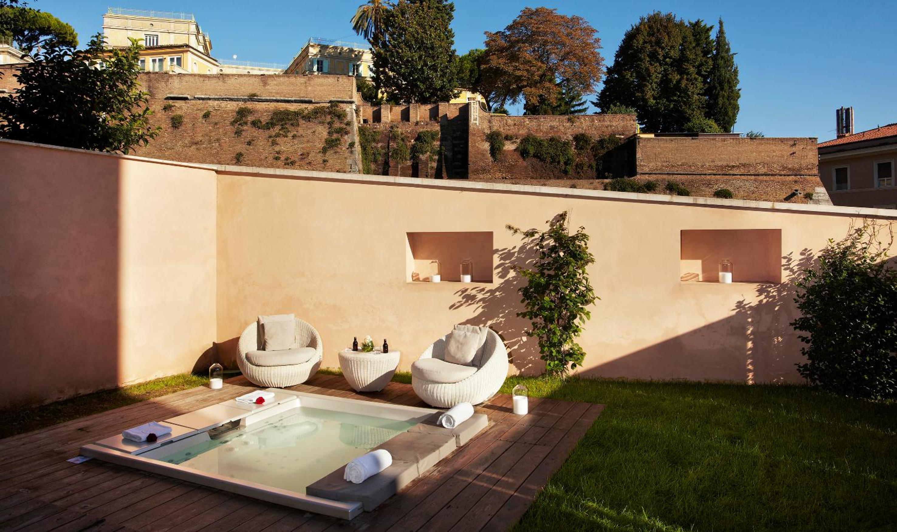 Garden Studio Apartment with Whirlpool & Spa Access
