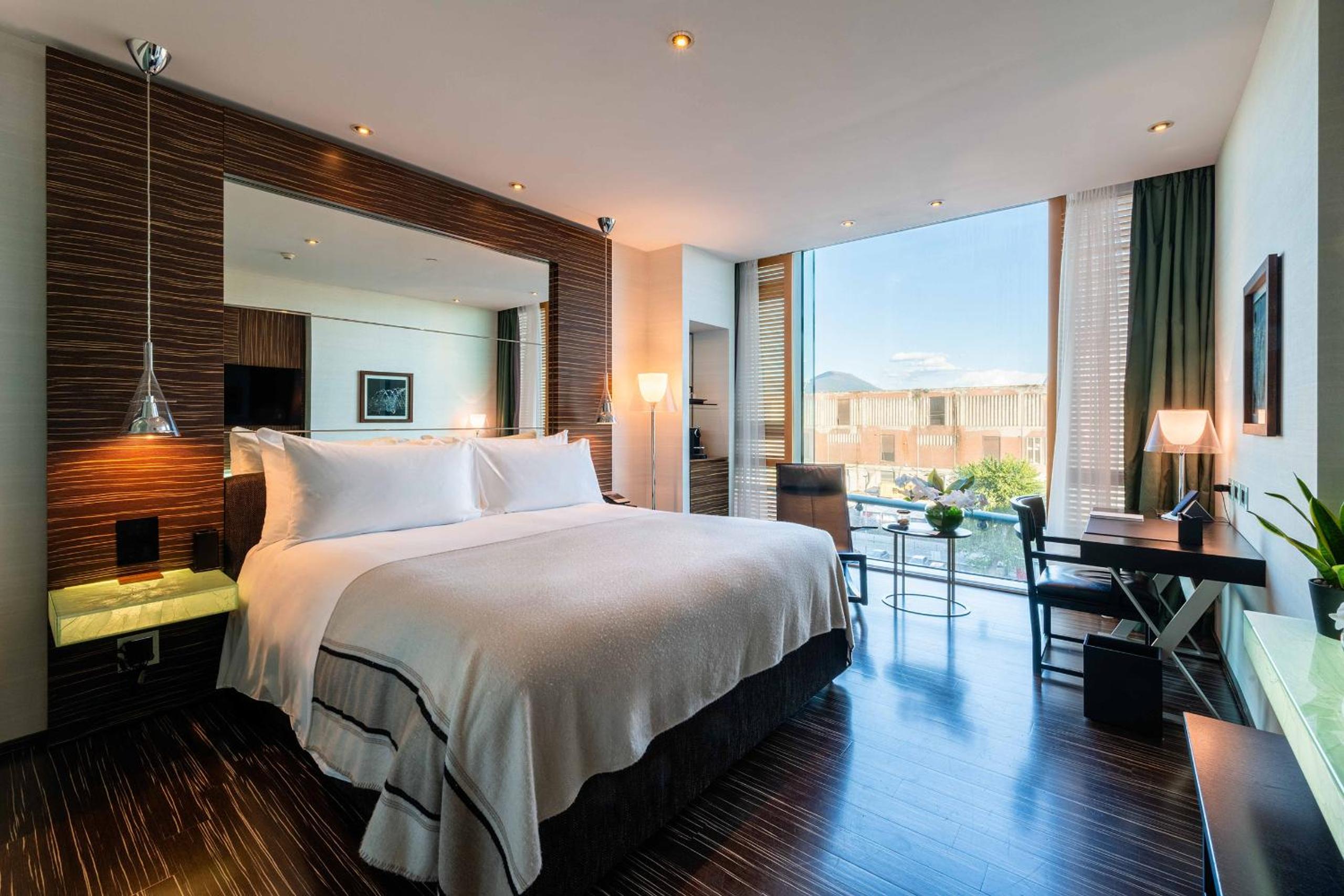 Deluxe Harbor View Room