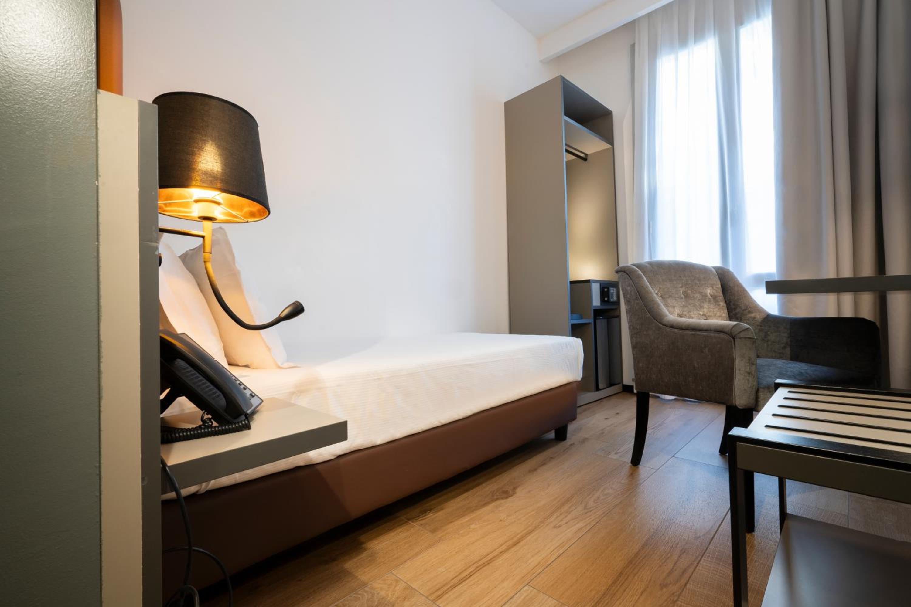 Standard Single Room