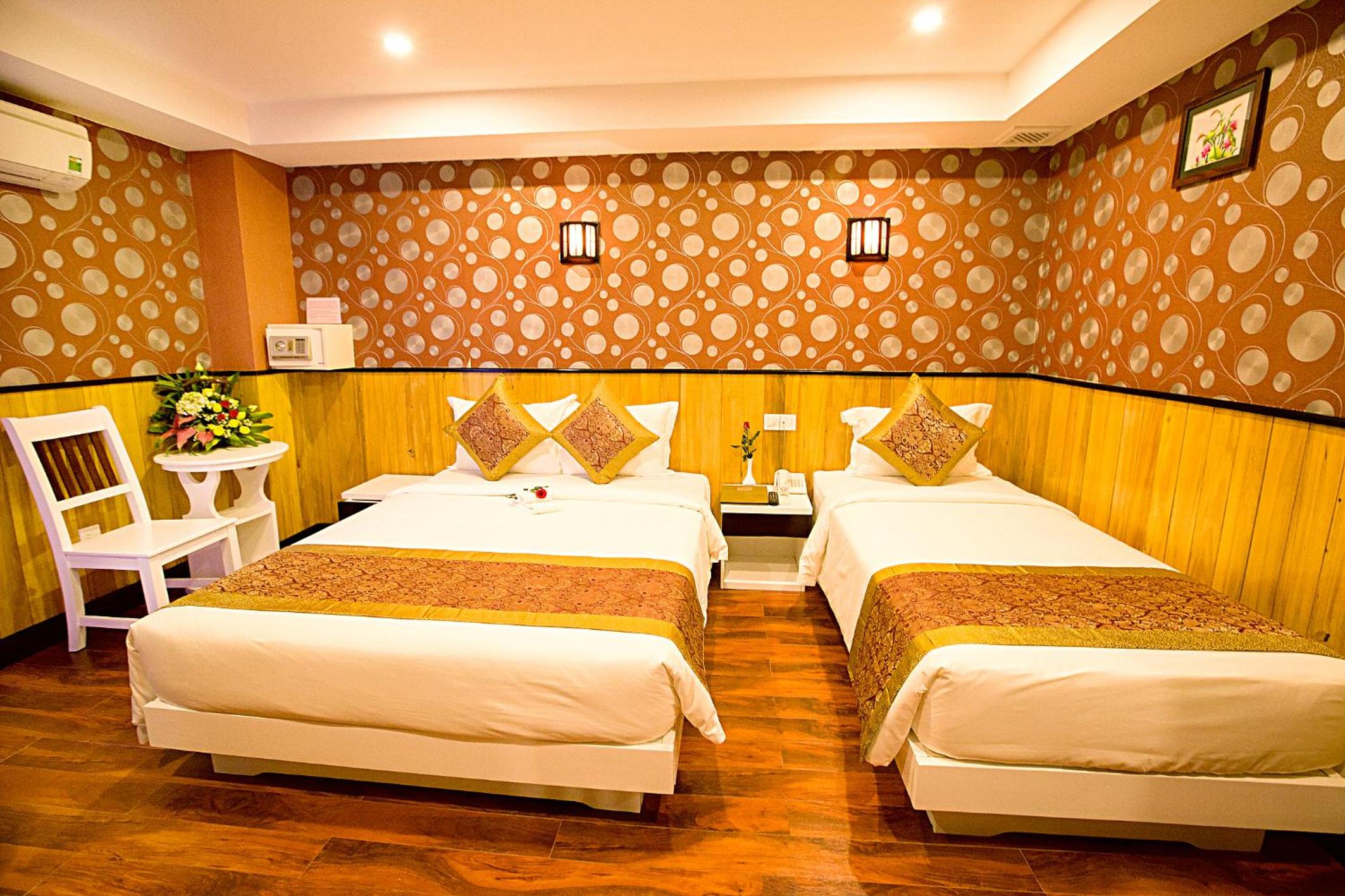 Superior Triple Room with City View