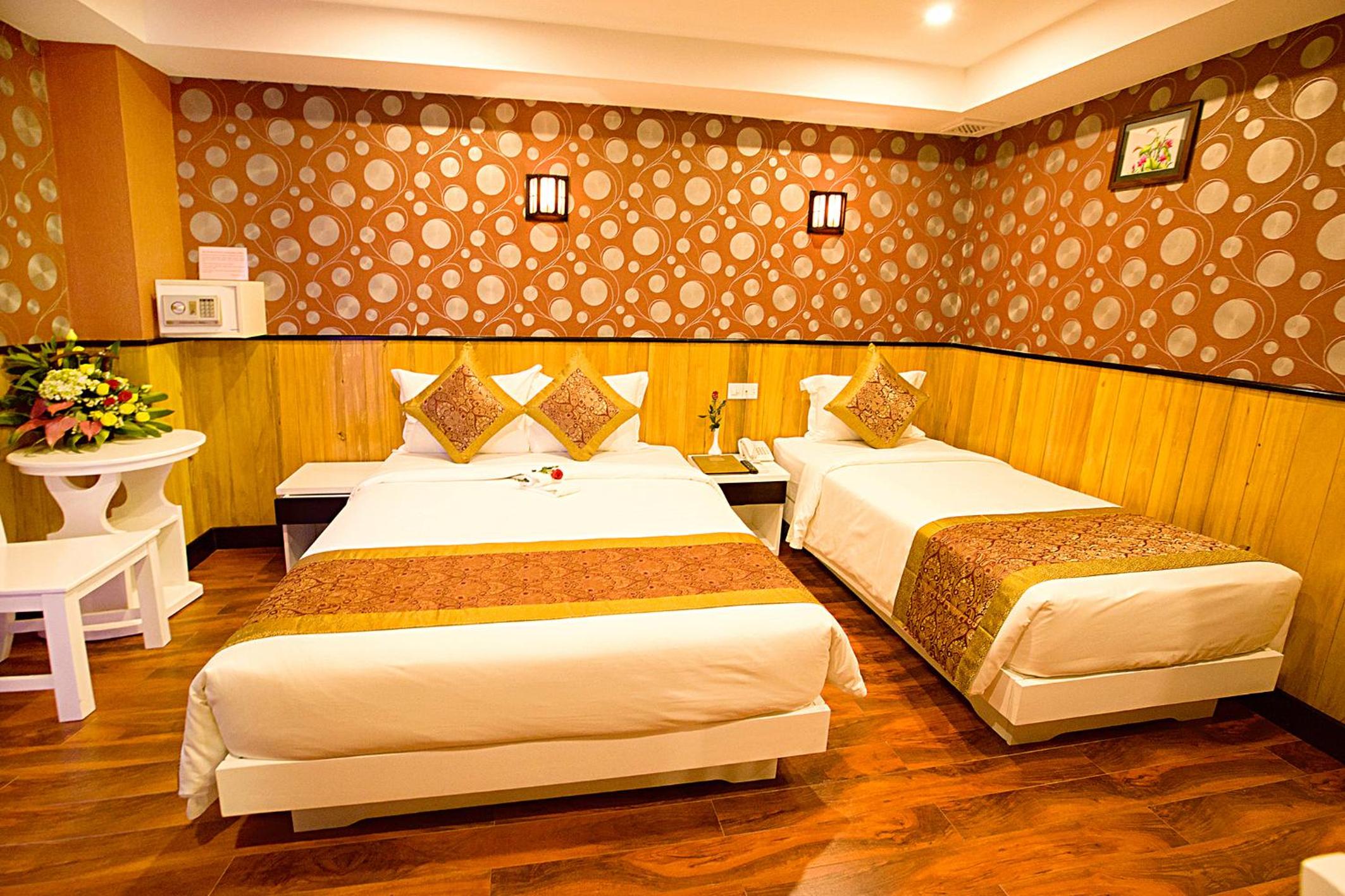 Superior Triple Room with City View