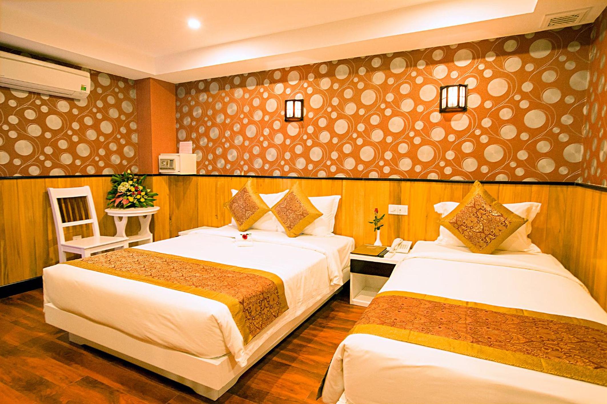 Superior Triple Room with City View