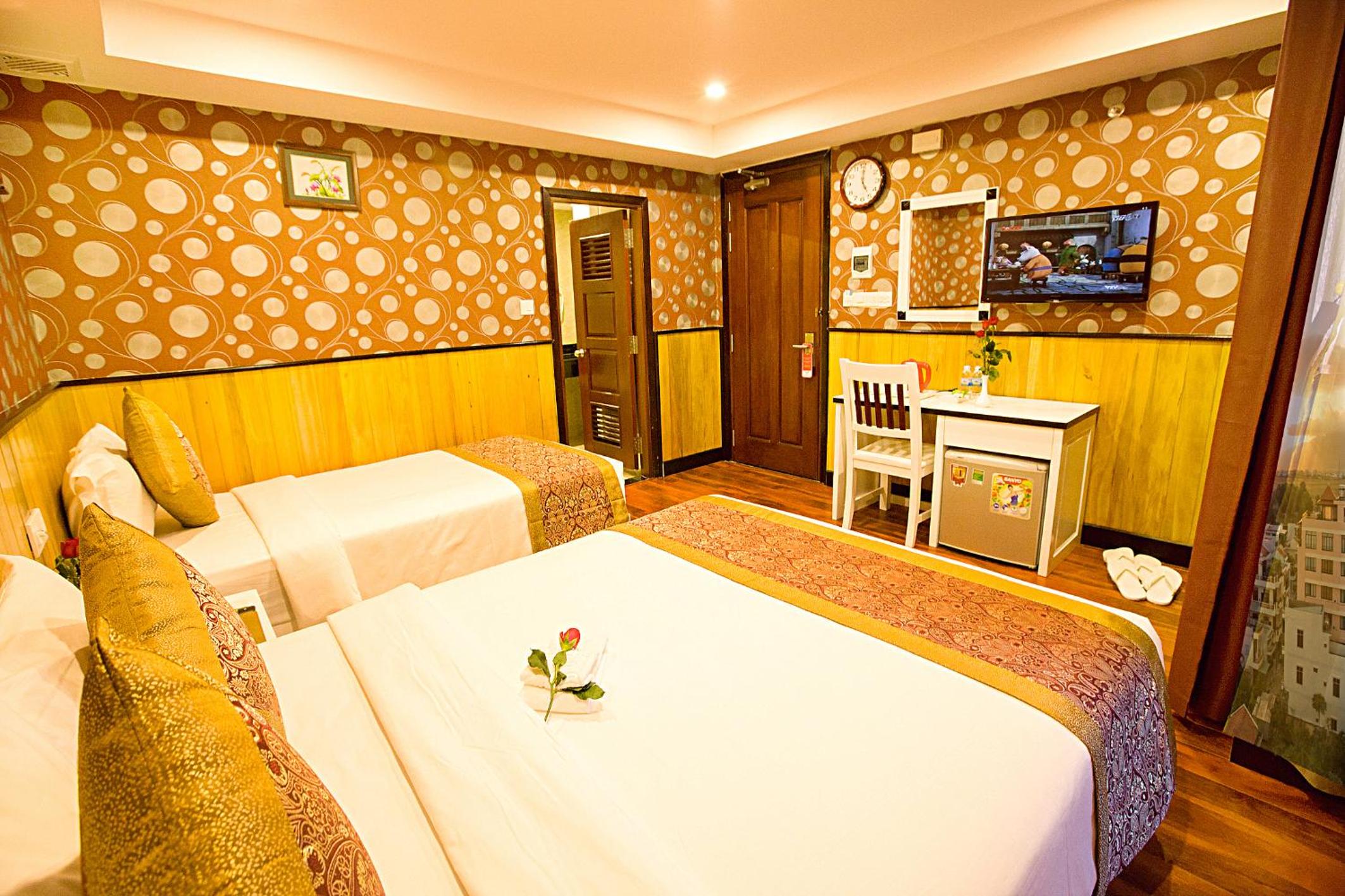 Superior Triple Room with City View