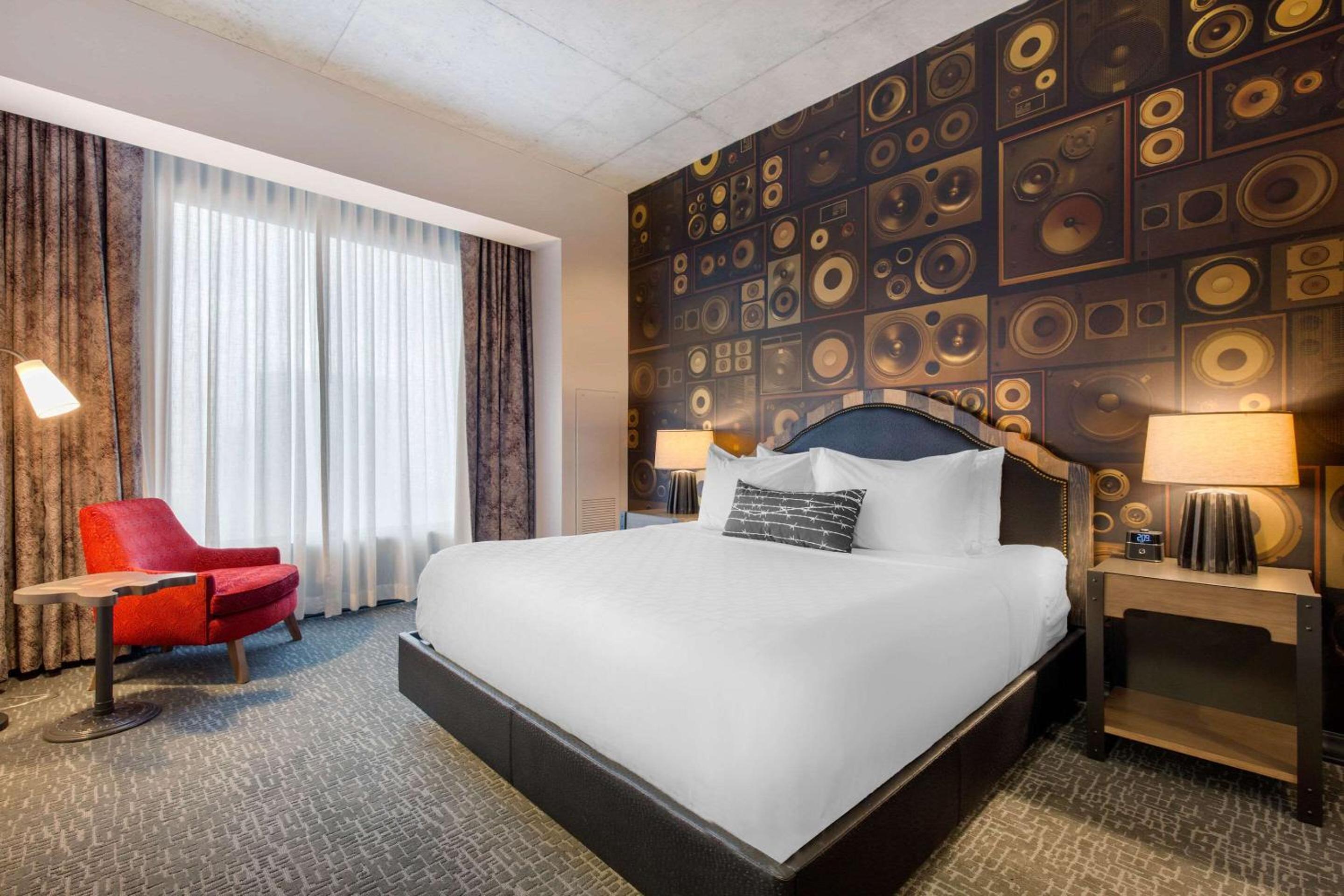 King Room - Accessible/Non-Smoking