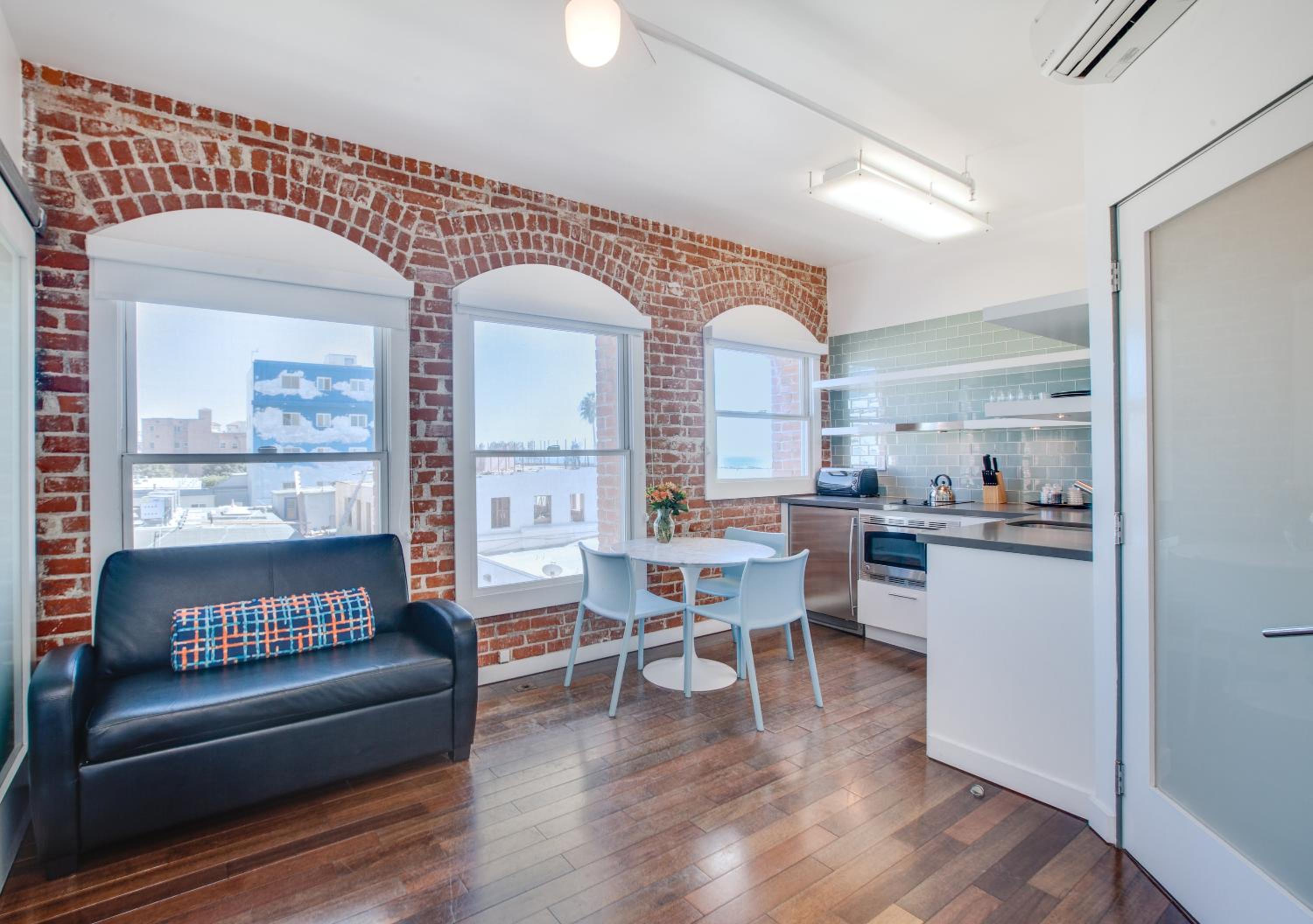 One Bedroom Suite, Partial Ocean View