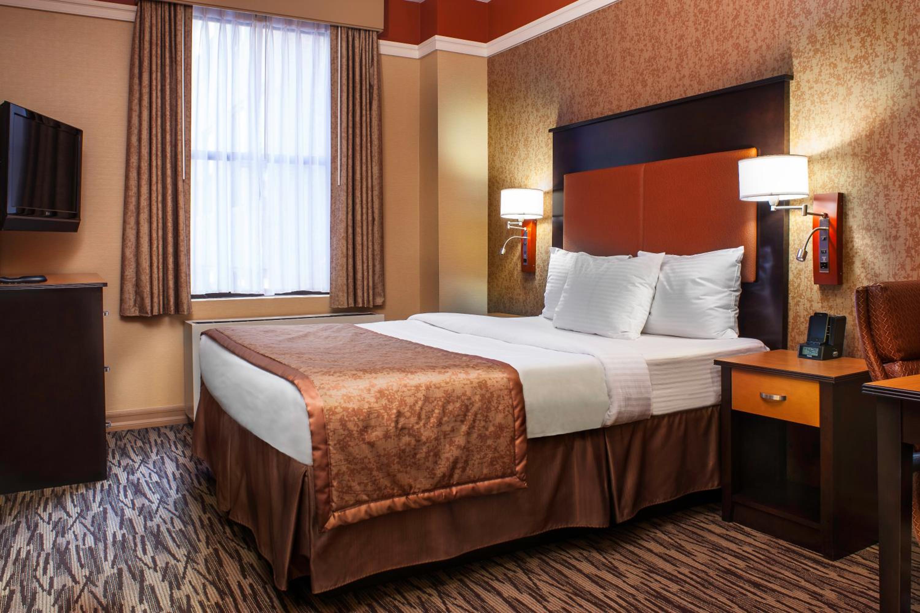 Deluxe King Room