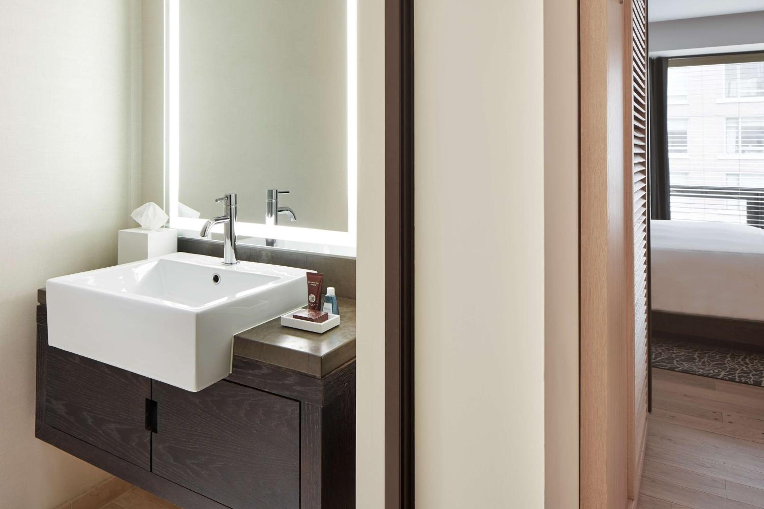 Luxury Corner King Suite with Sofa Bed