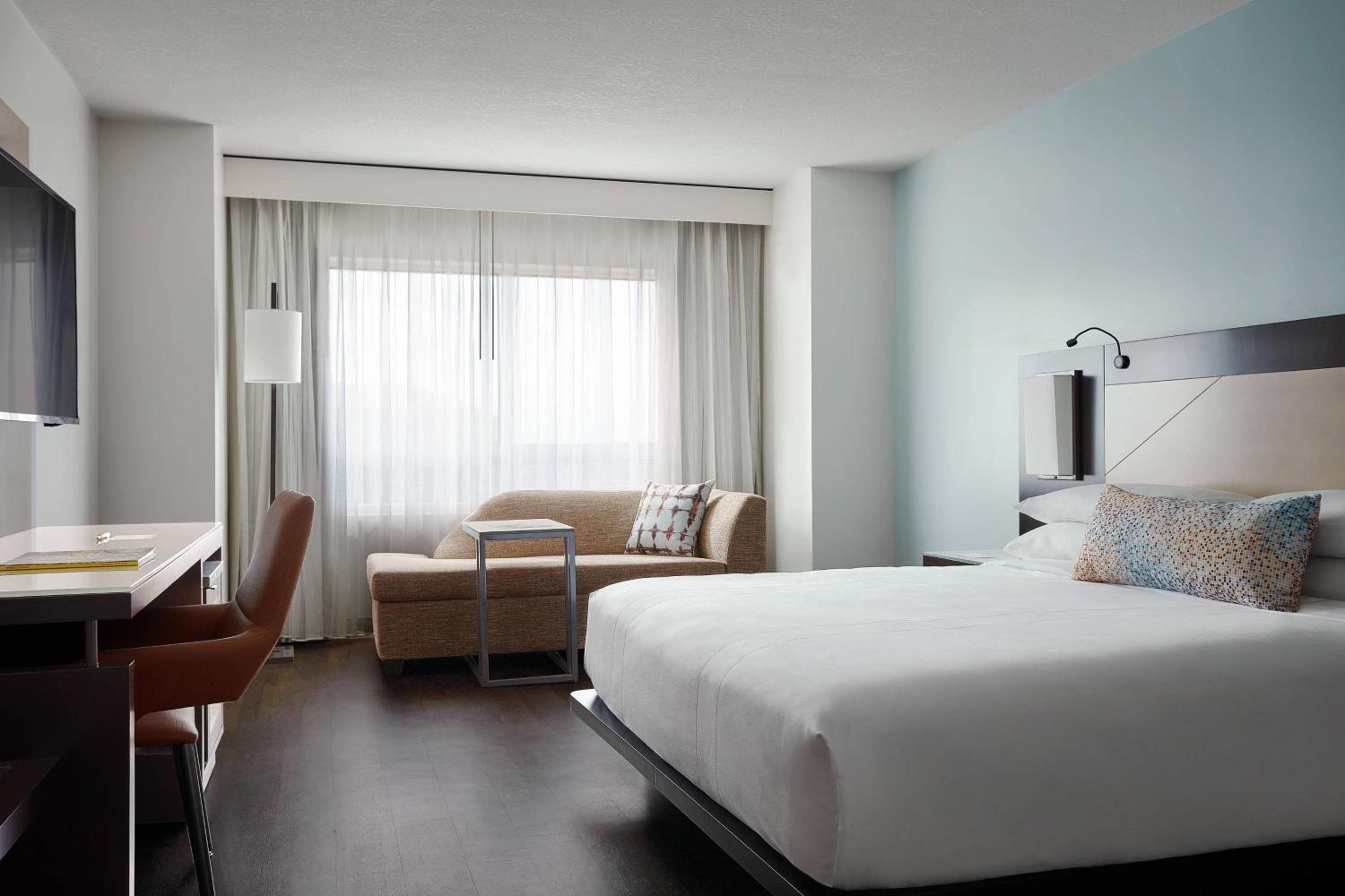 King Room With Lounge Access