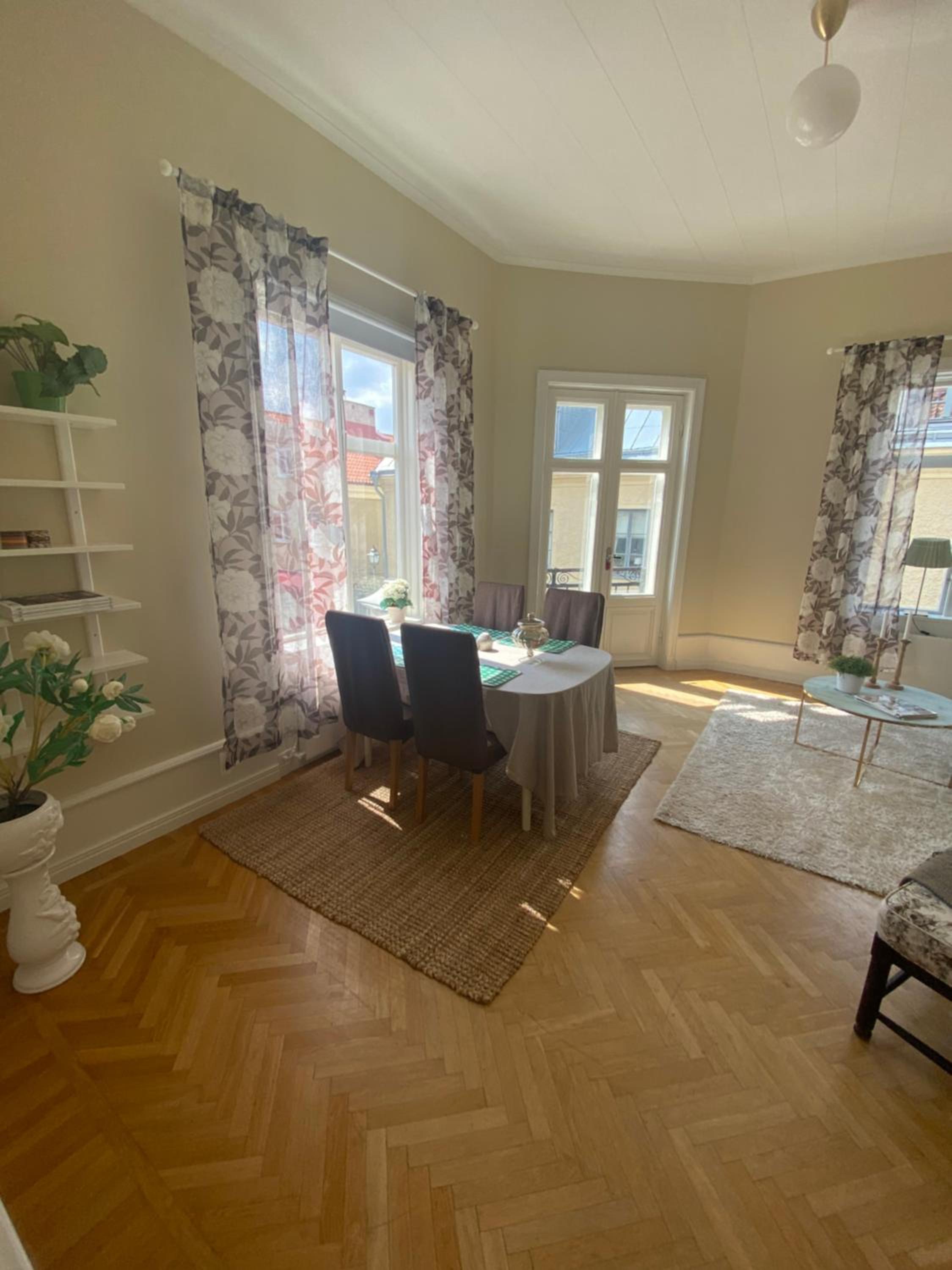 Apartment with Balcony - Annex