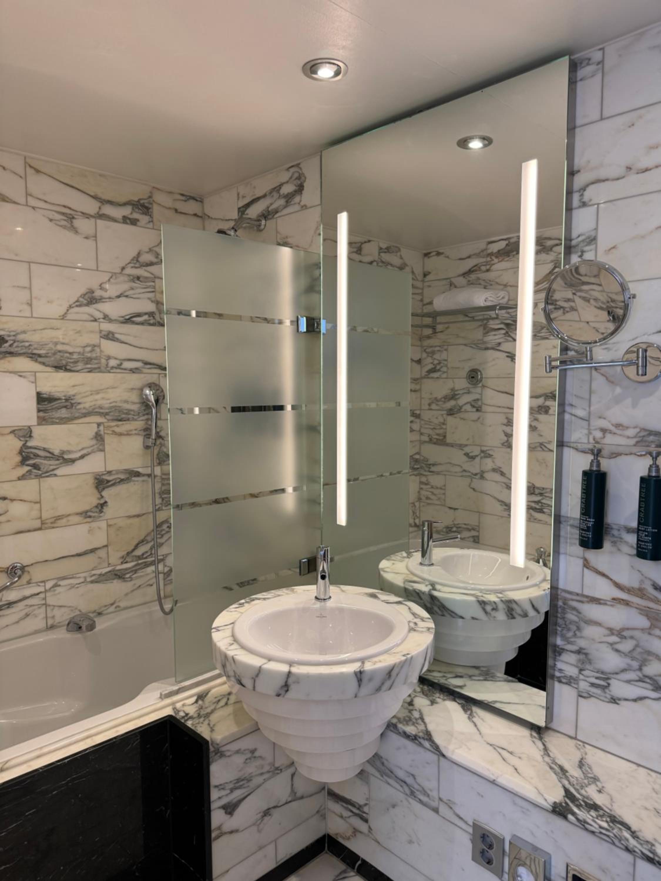 Twin Deluxe Room with View