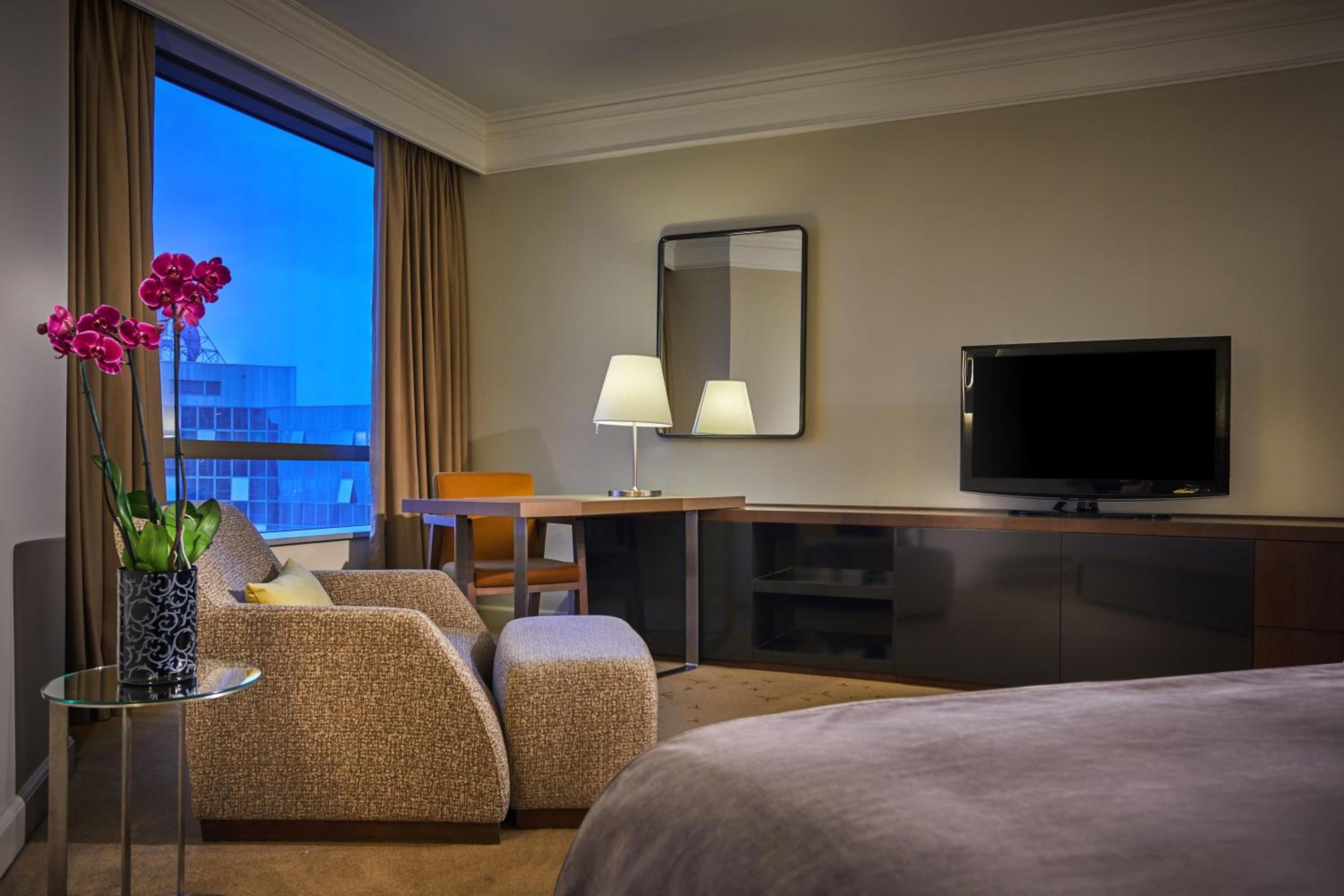 Deluxe King Room - Club Access