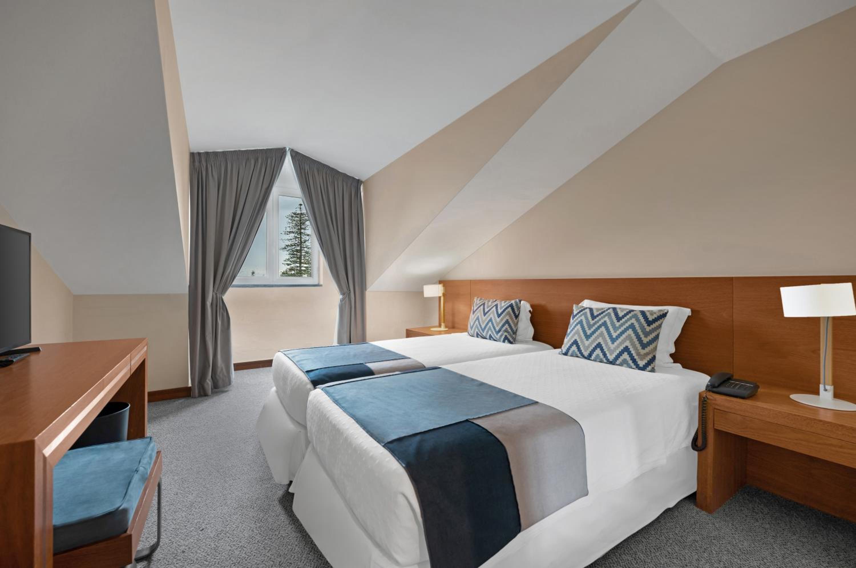 Twin Family Suite with Sea View