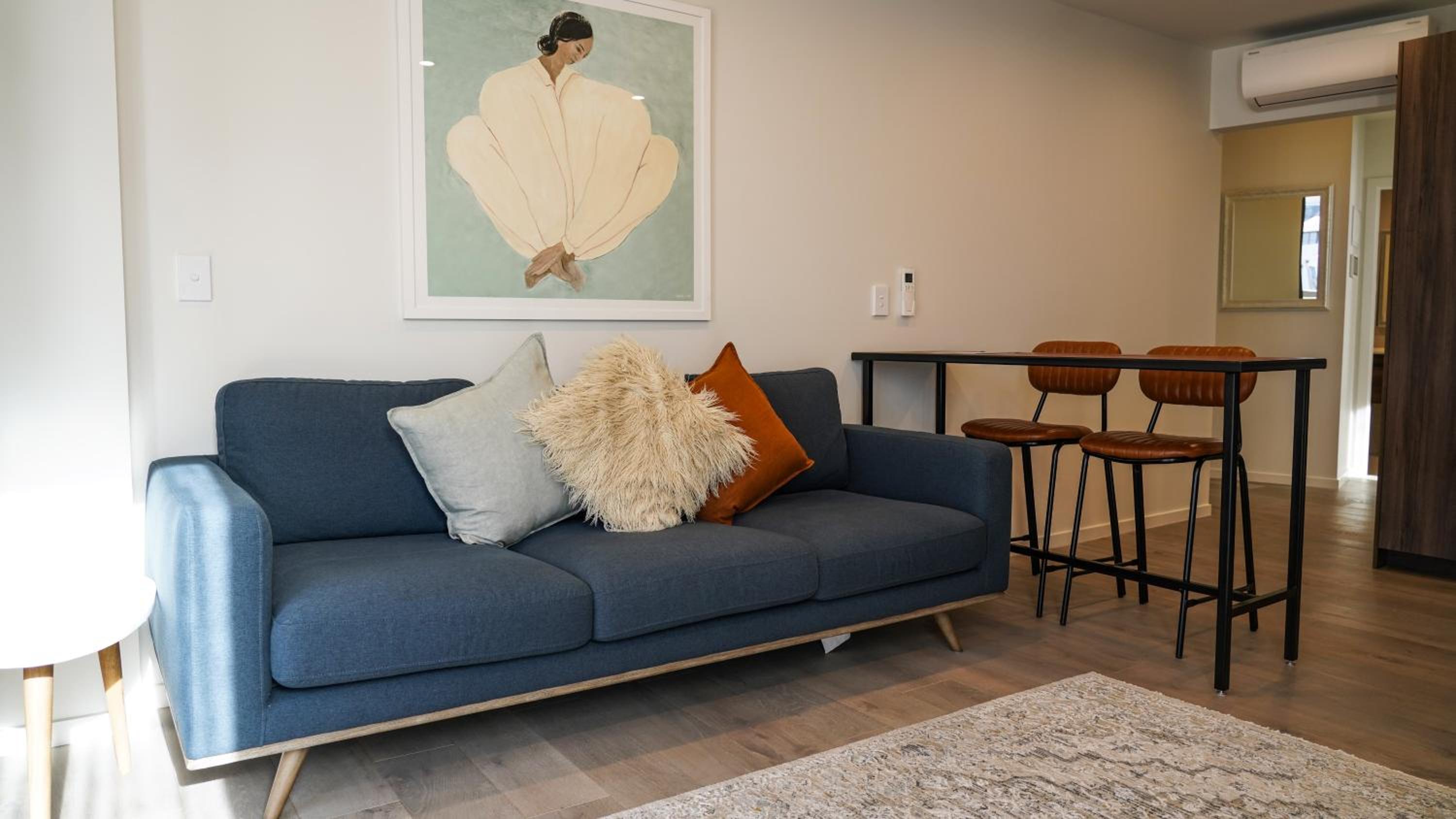 1 King Bed, Deluxe 1-Bedroom Apartment, Balcony, Non-Smoking