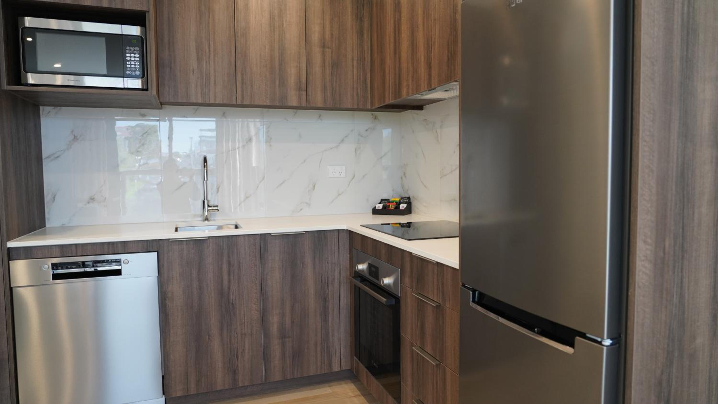 1 King Bed, Deluxe 1-Bedroom Apartment, Balcony, Non-Smoking