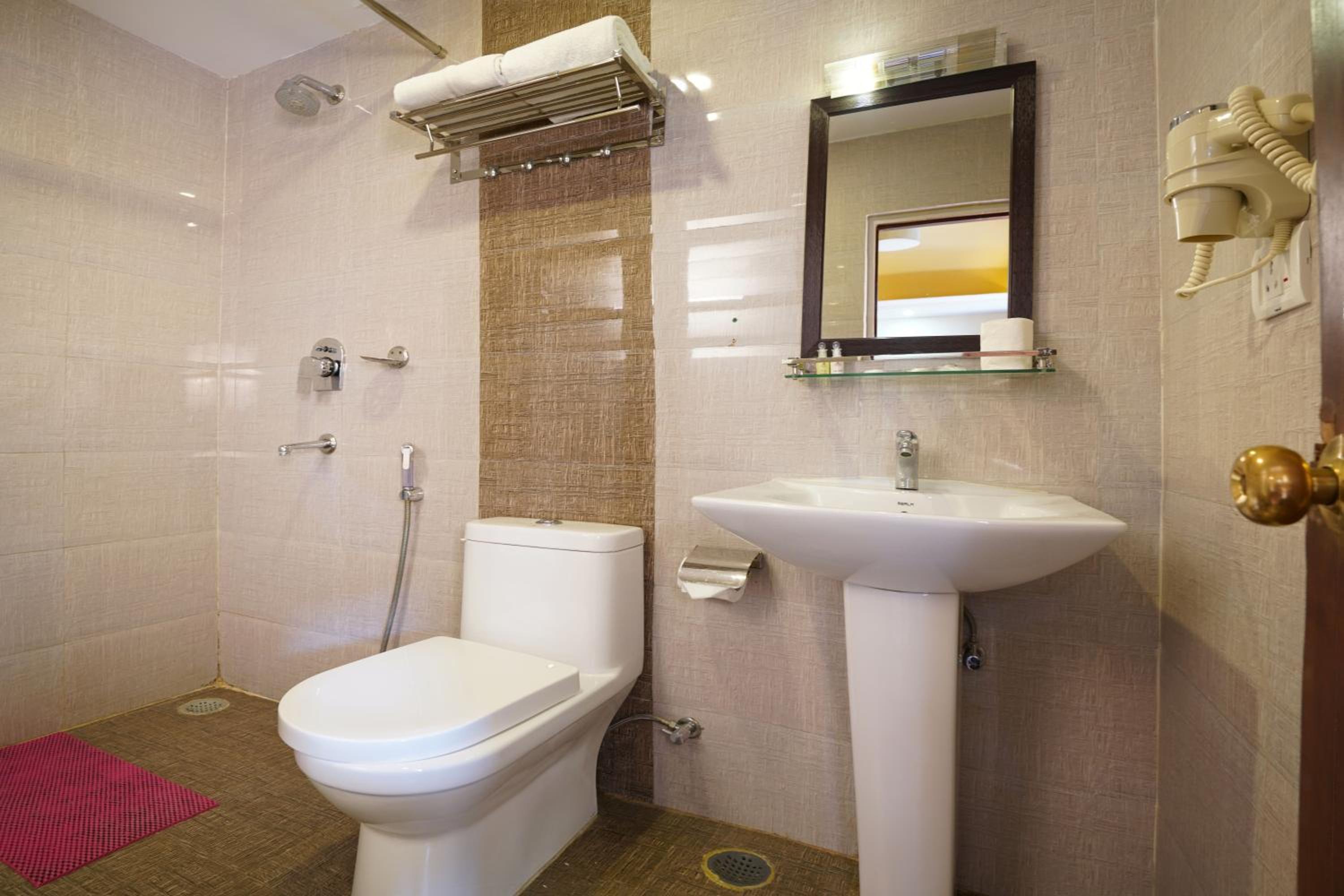 Deluxe Double or Twin Room with Balcony - Free Airport Pickup