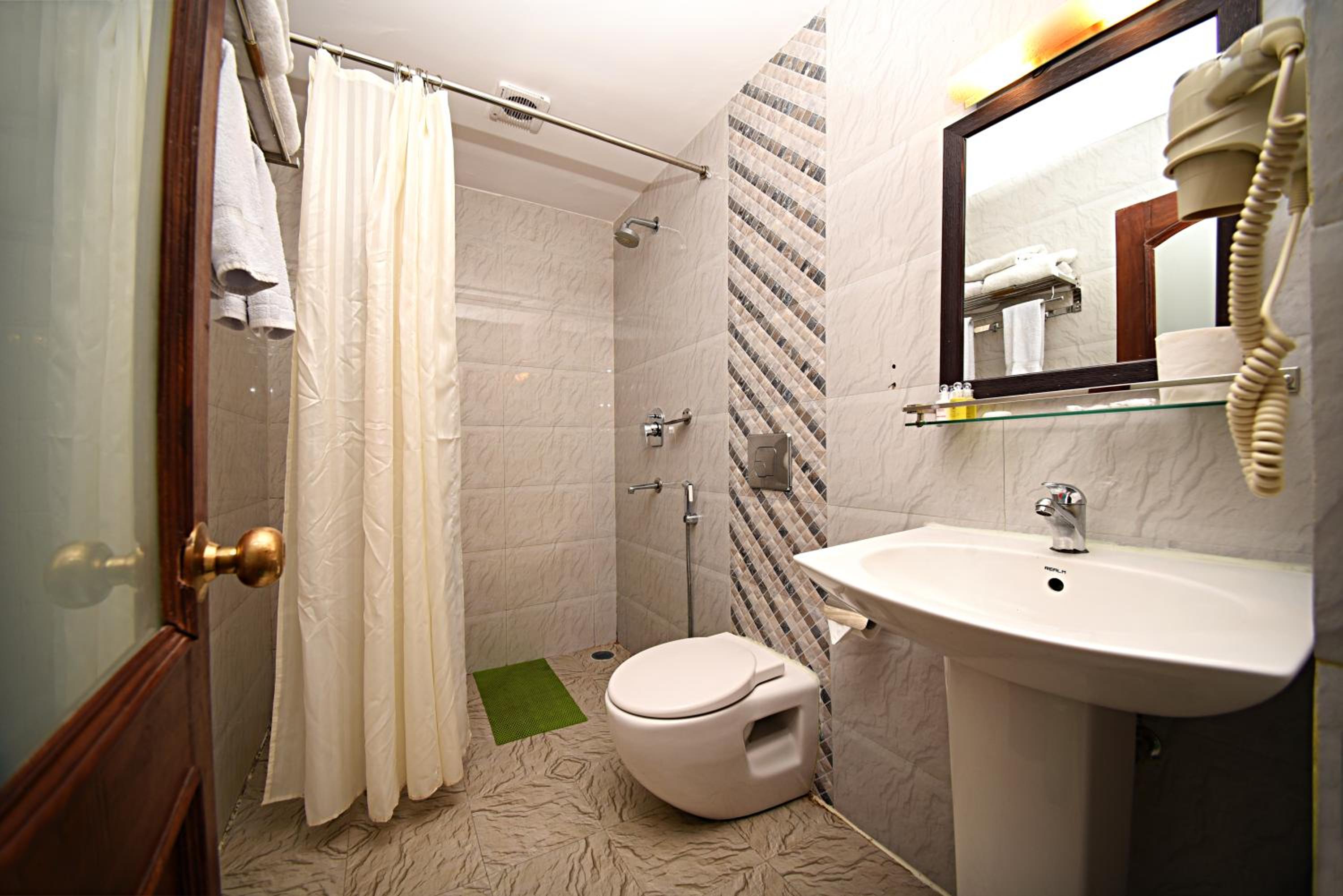 Deluxe Double or Twin Room - Free Airport Pickup