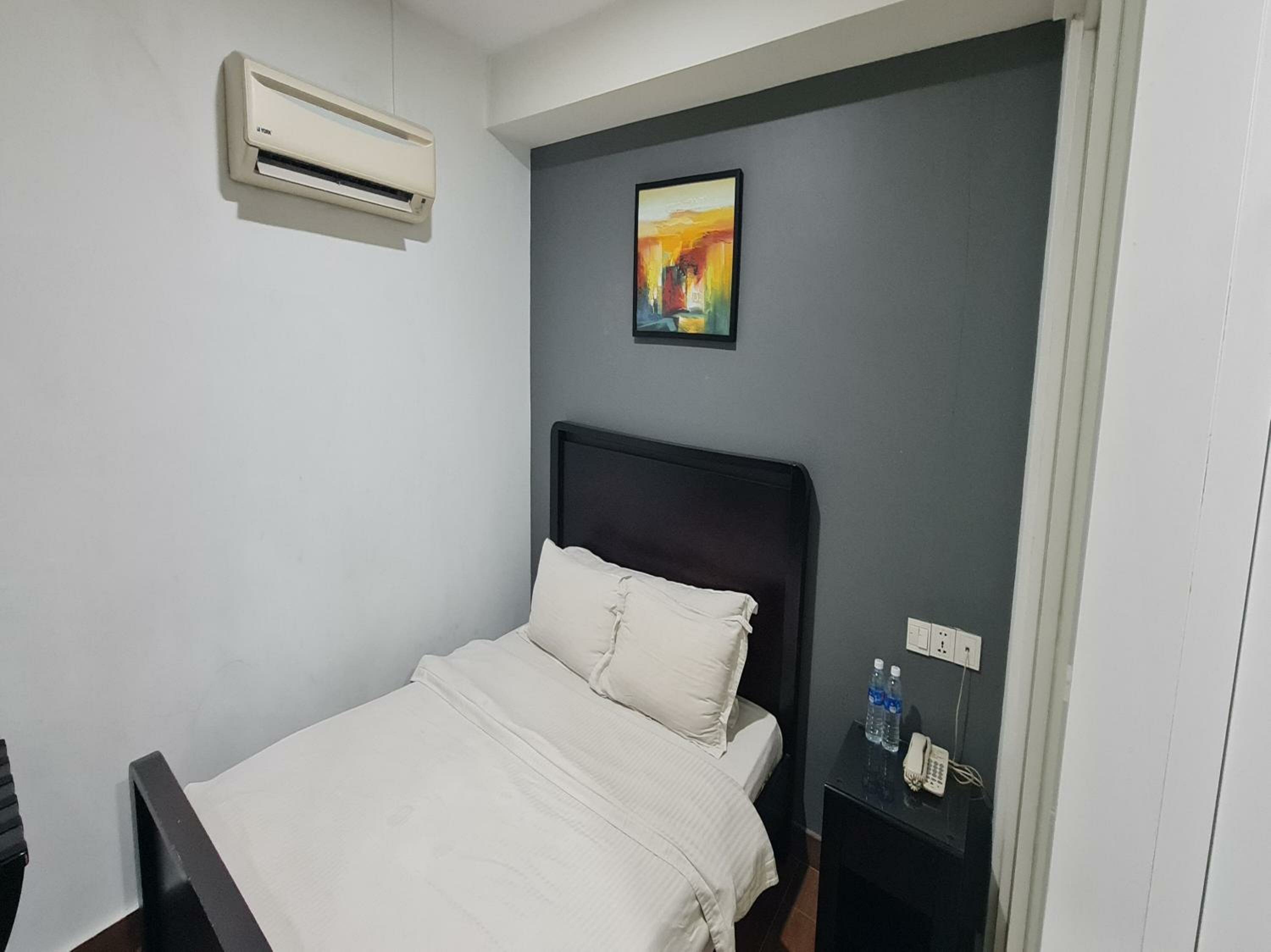 Deluxe Queen Room