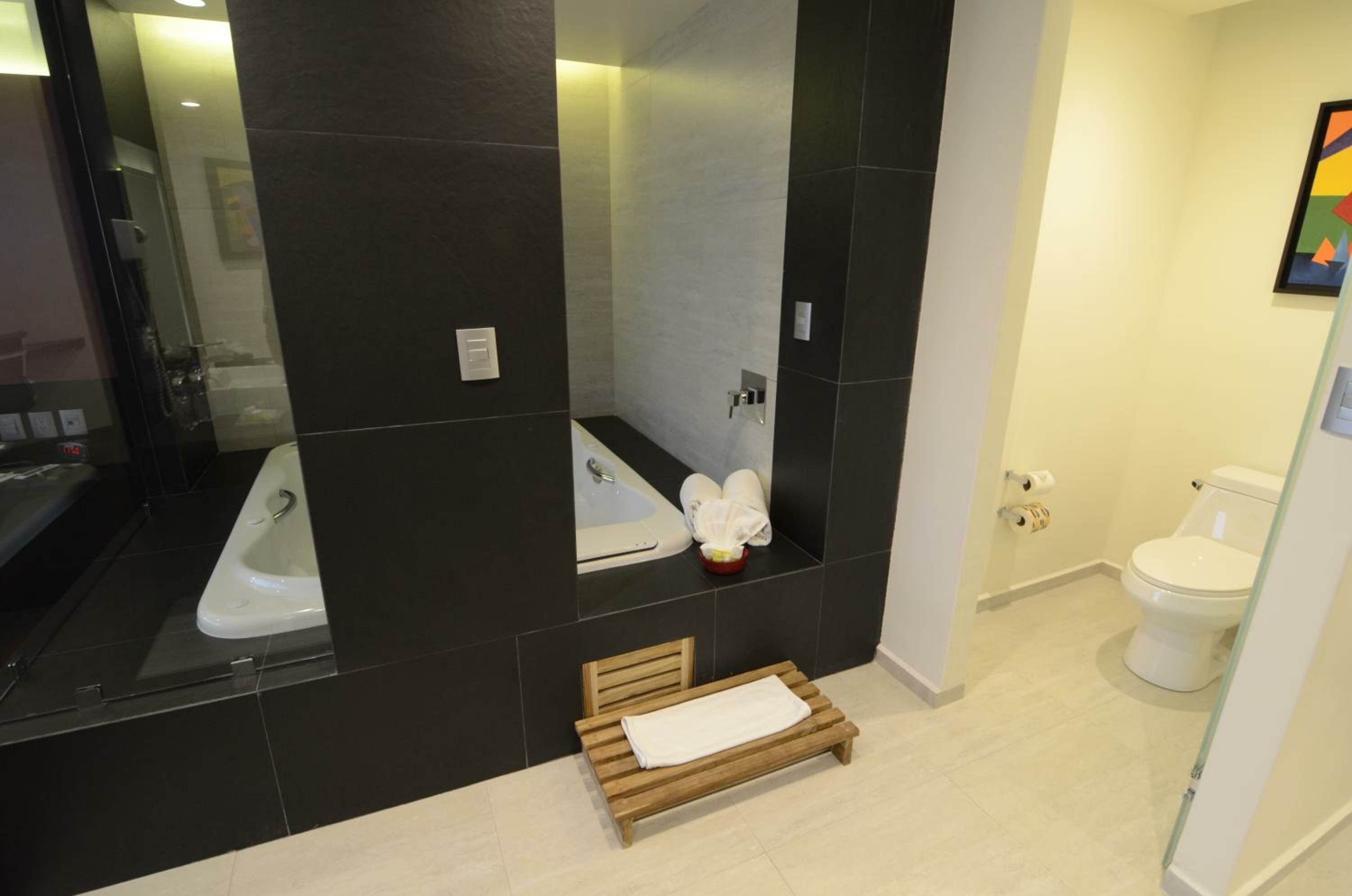 King Suite with Spa Bath