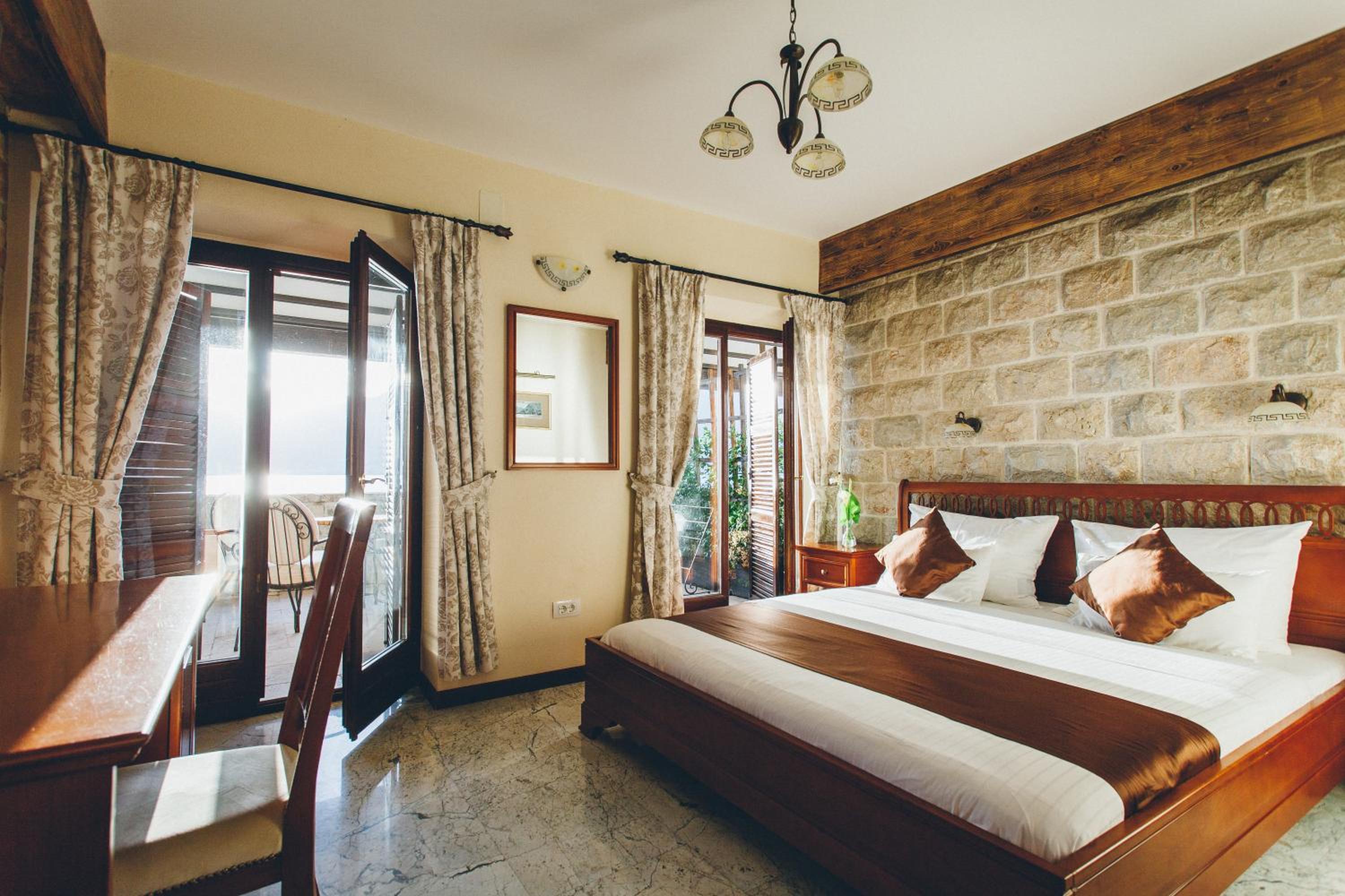 Standard Double Room with Terrace