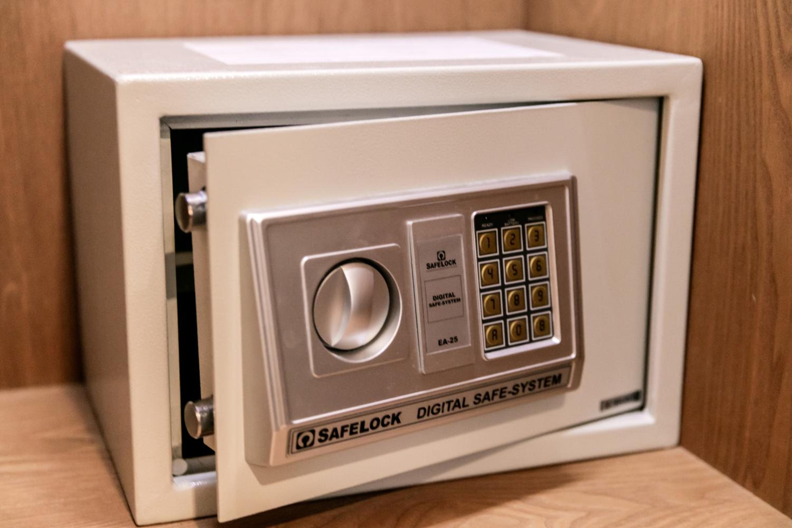 Standard King Room - 2 Free Coffee