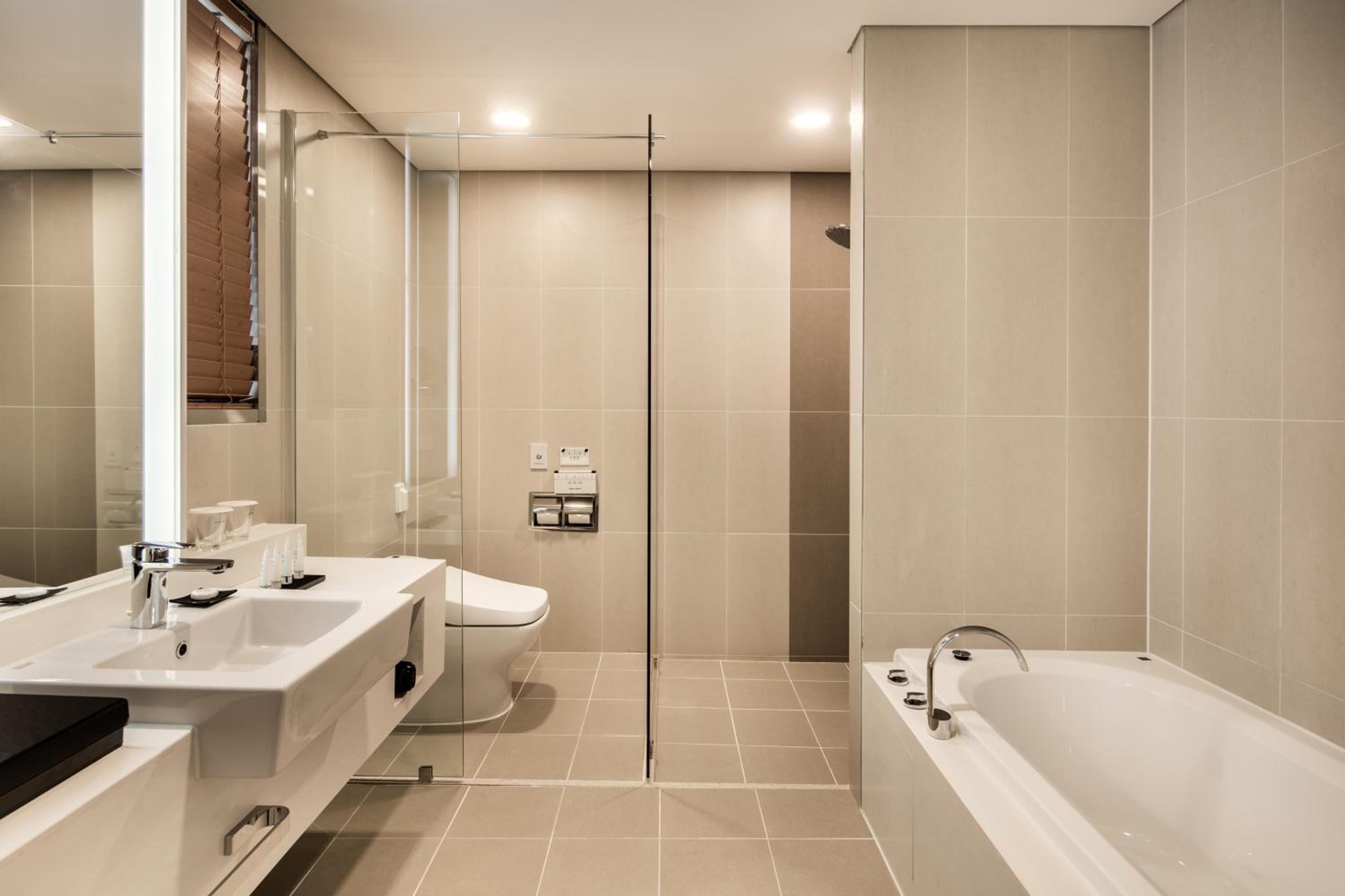 Deluxe Queen Room - 2 Free Coffee