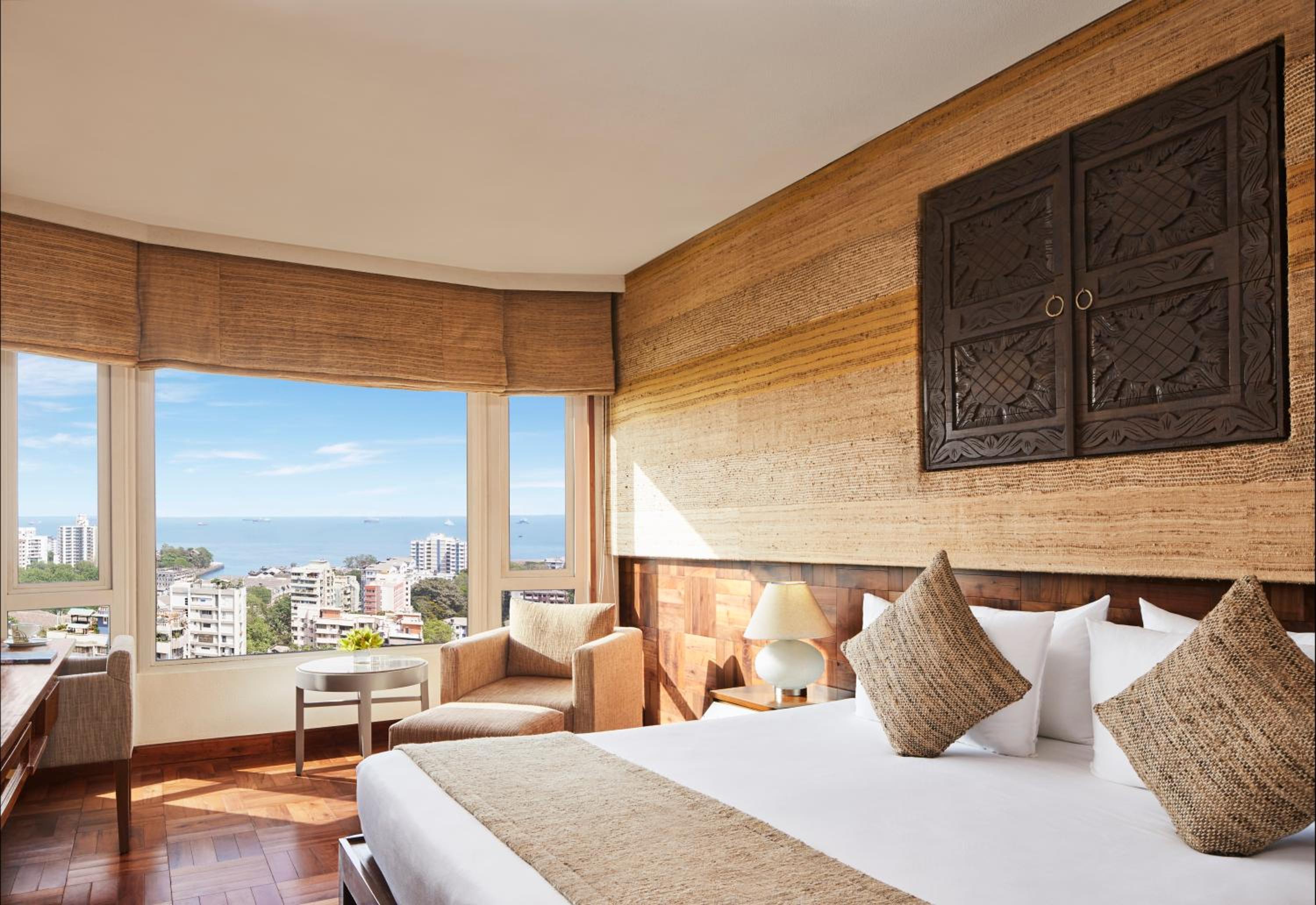 Deluxe Room Partial Sea View Queen Bed