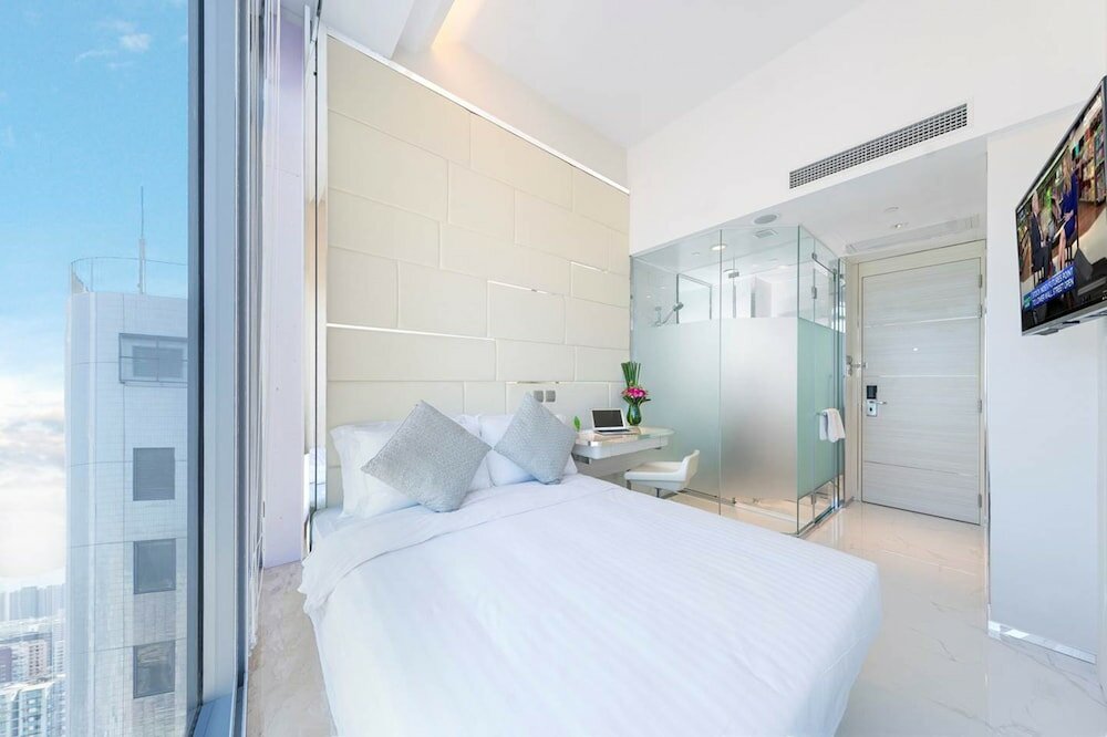 iBusiness Premier Queen Room