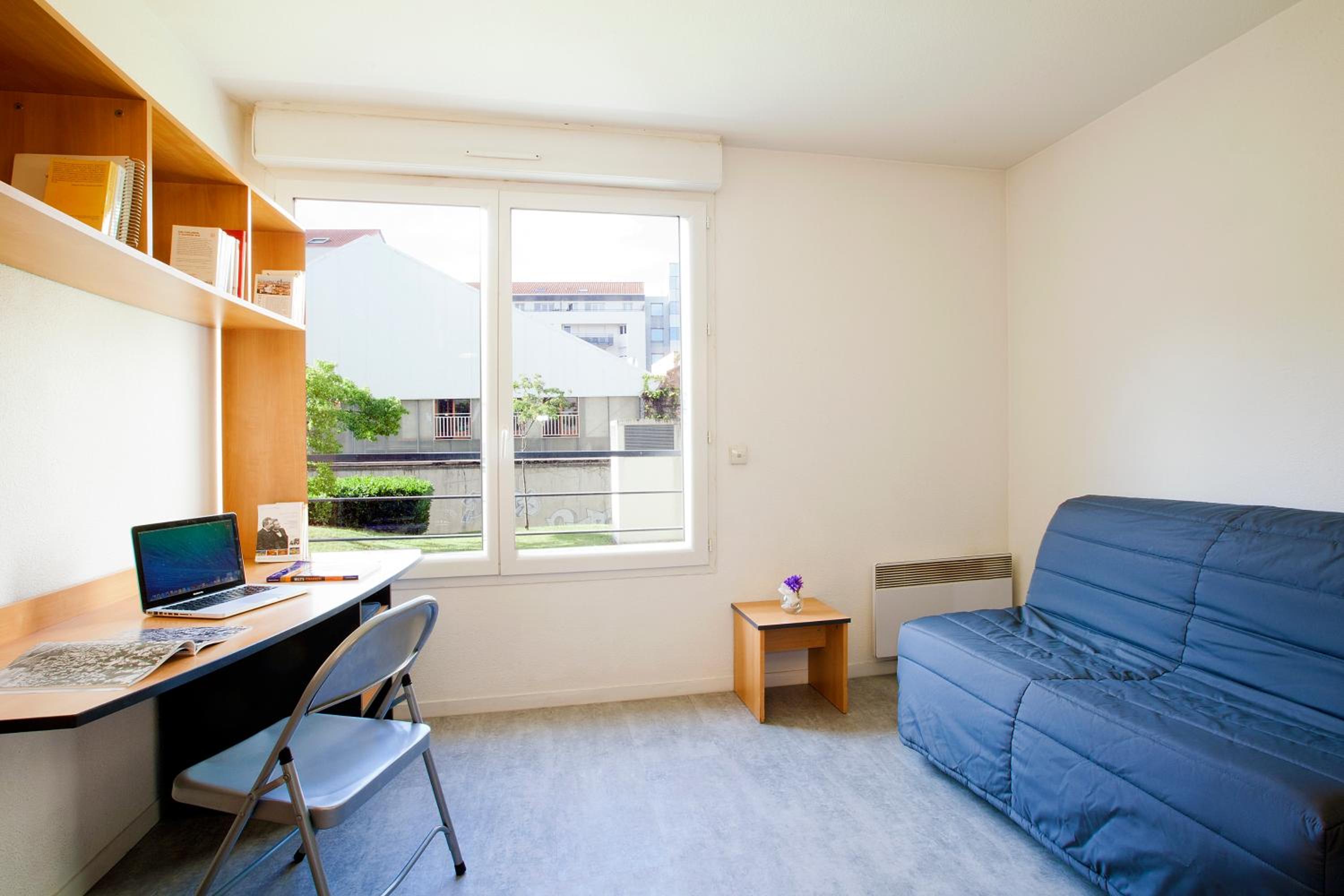 One-Bedroom Apartment (4 Adults)