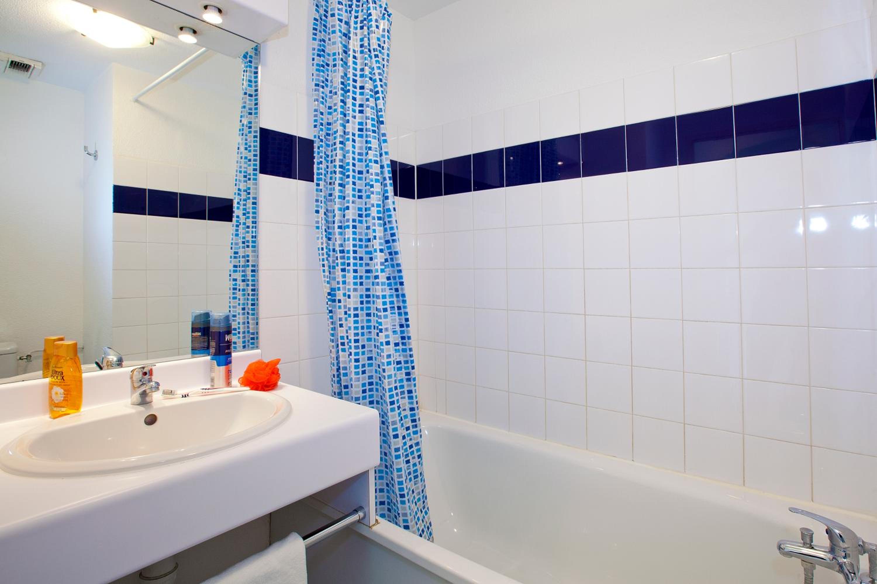 One-Bedroom Apartment (4 Adults)