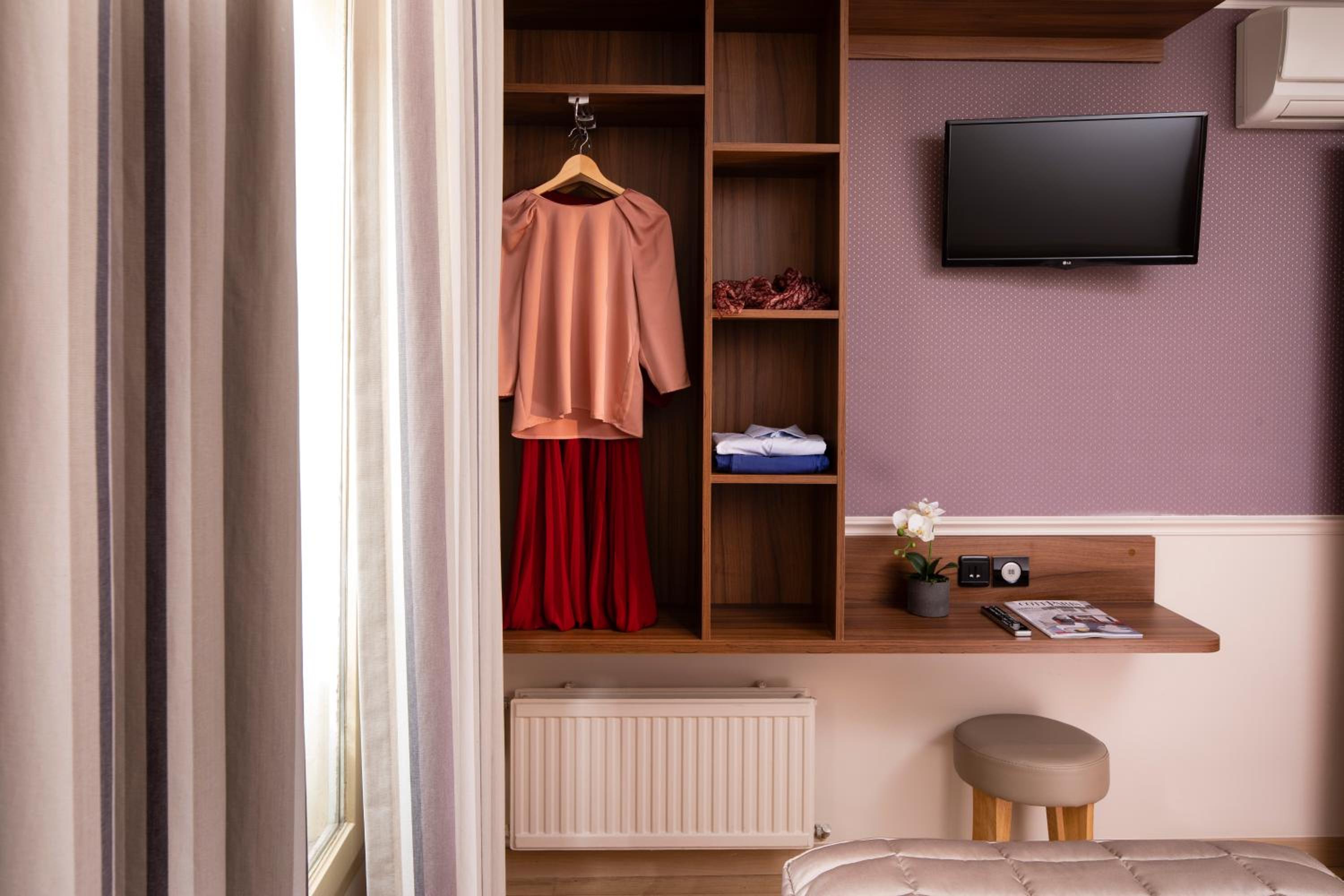 Quadruple Room with Terrace