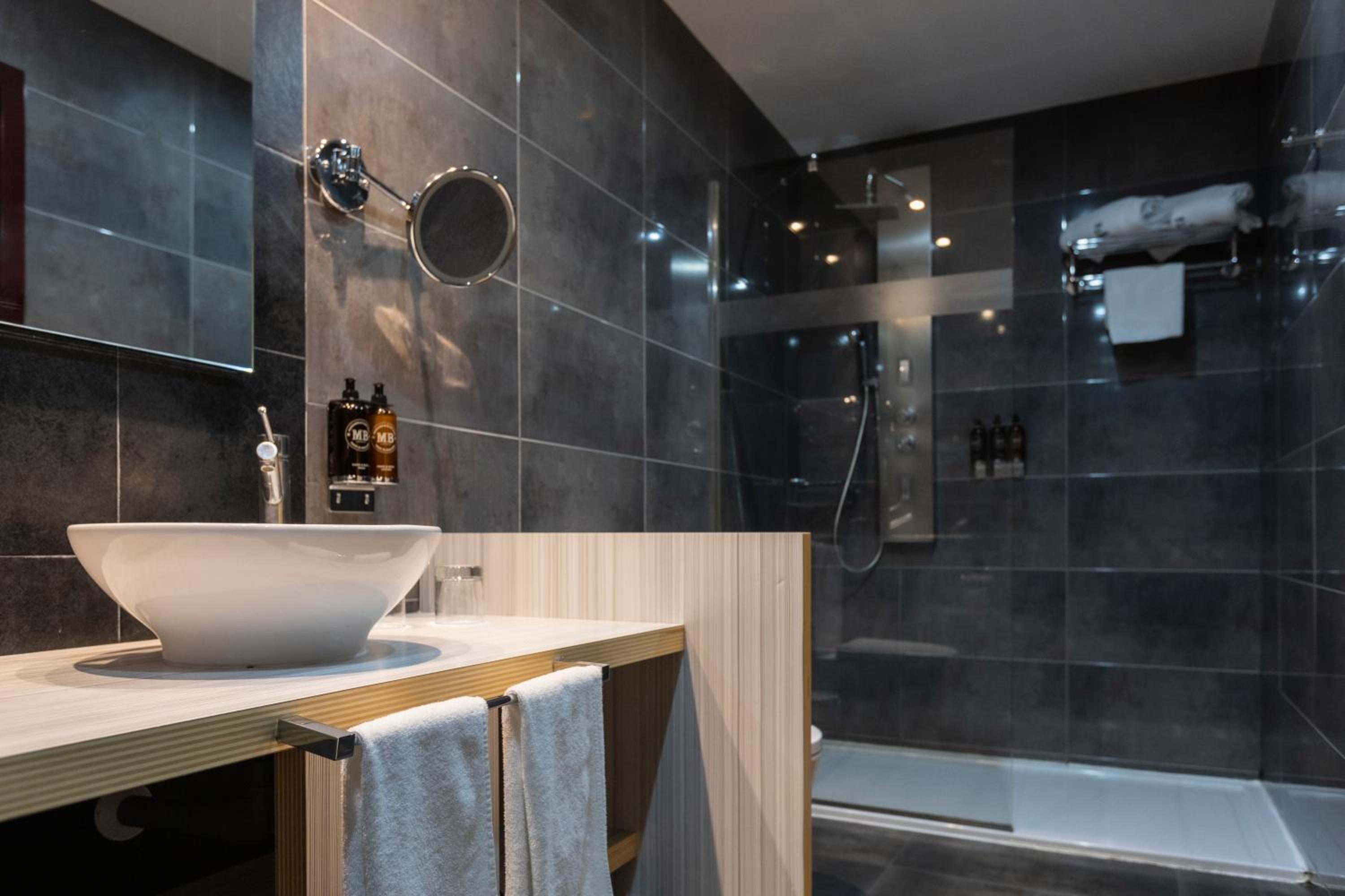 Quadruple Room (4 Adults)