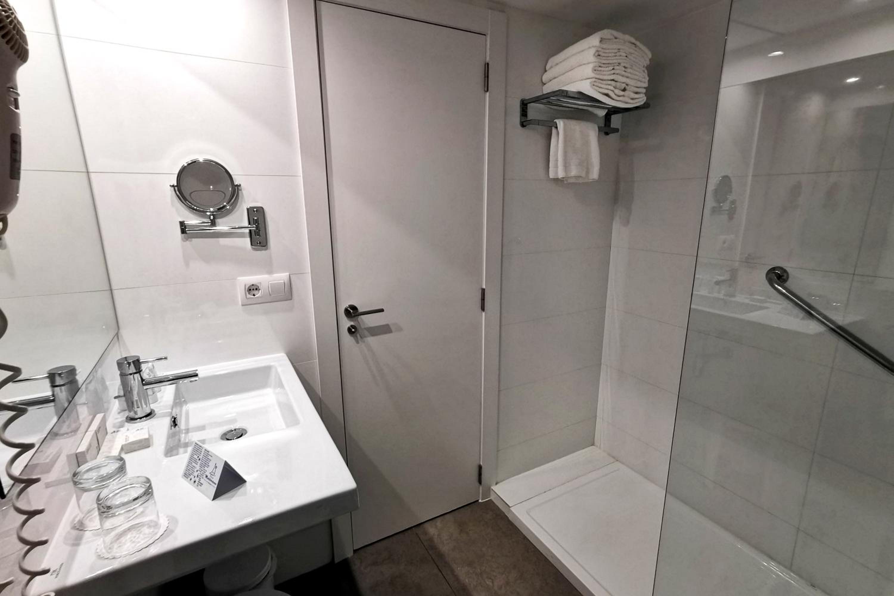 One-Bedroom Apartment (2 Adults + 1 Child)