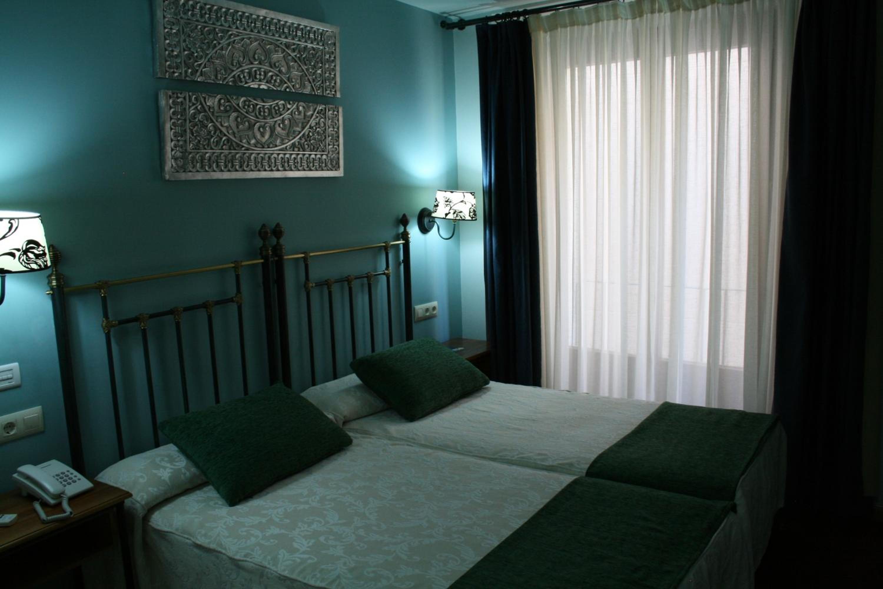 Double Or Twin Room (1-2 Adults)
