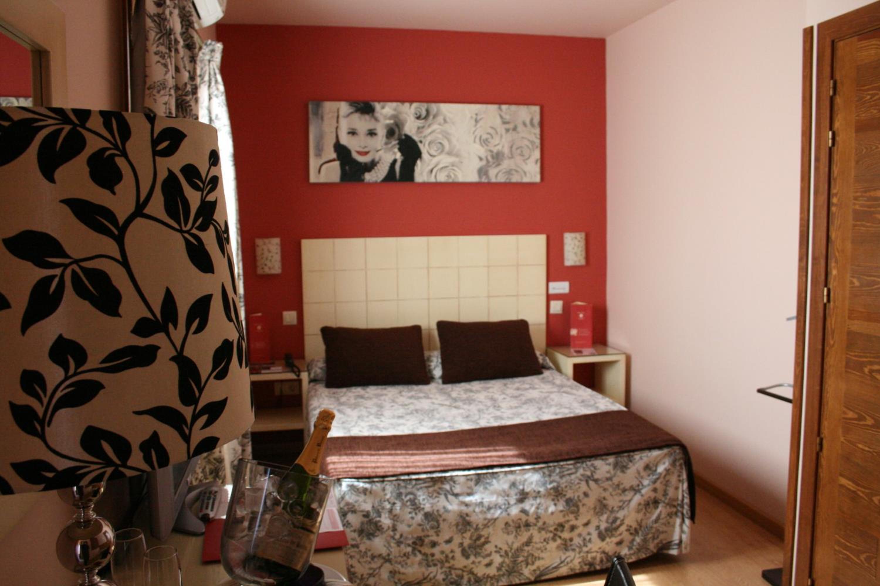 Double Or Twin Room (1-2 Adults)