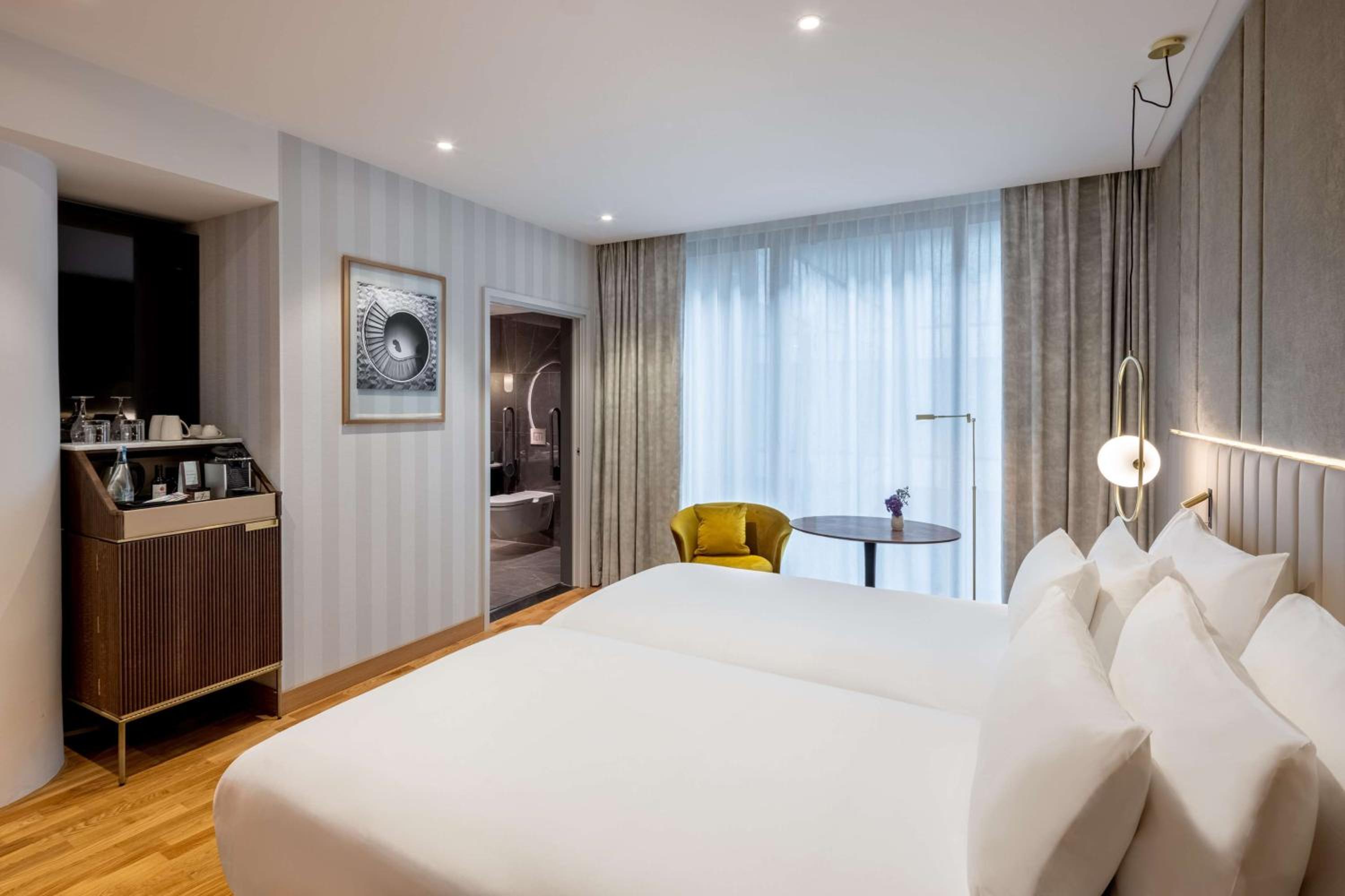 Atrium Room with Extra Bed