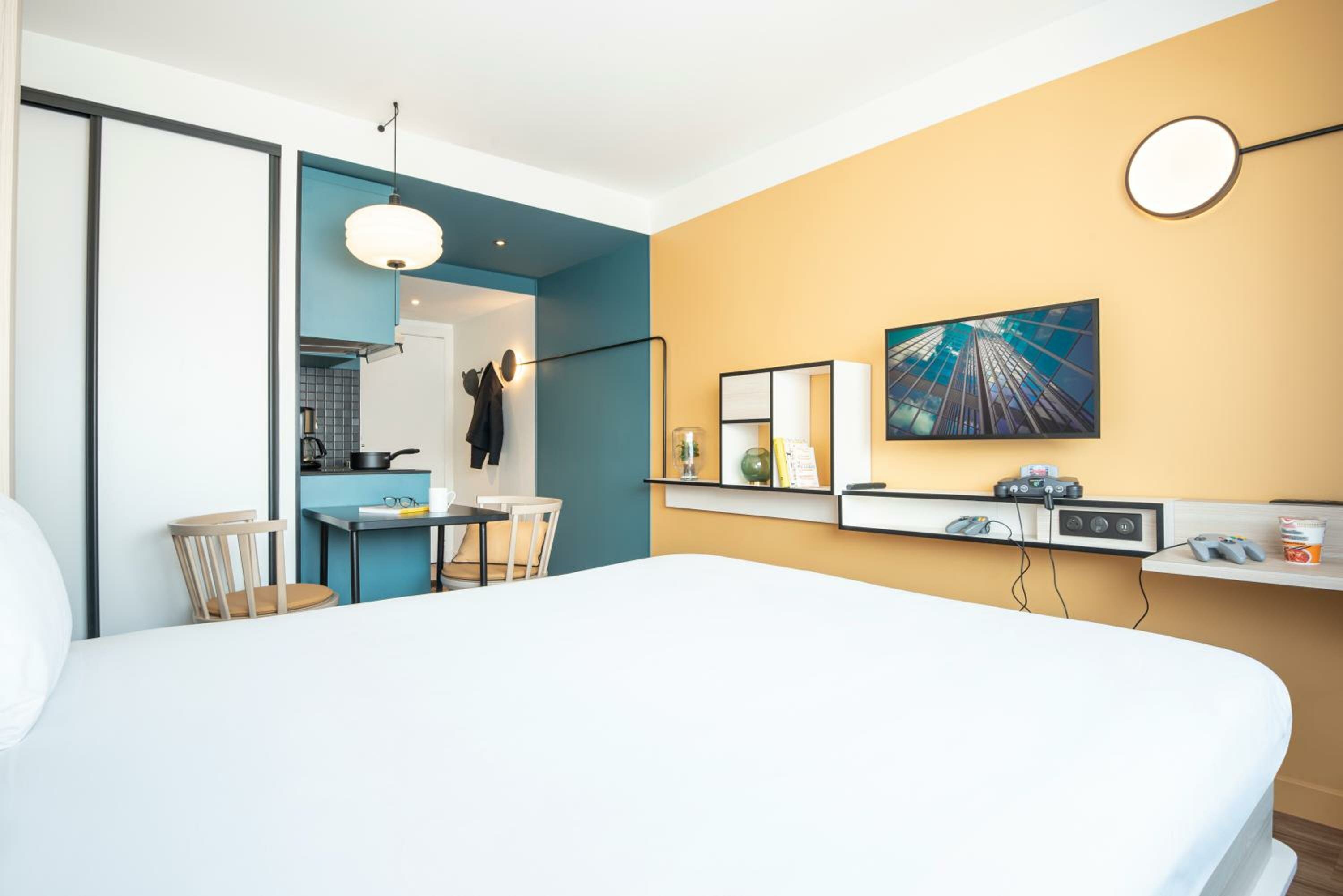 Studio (2 Adults)