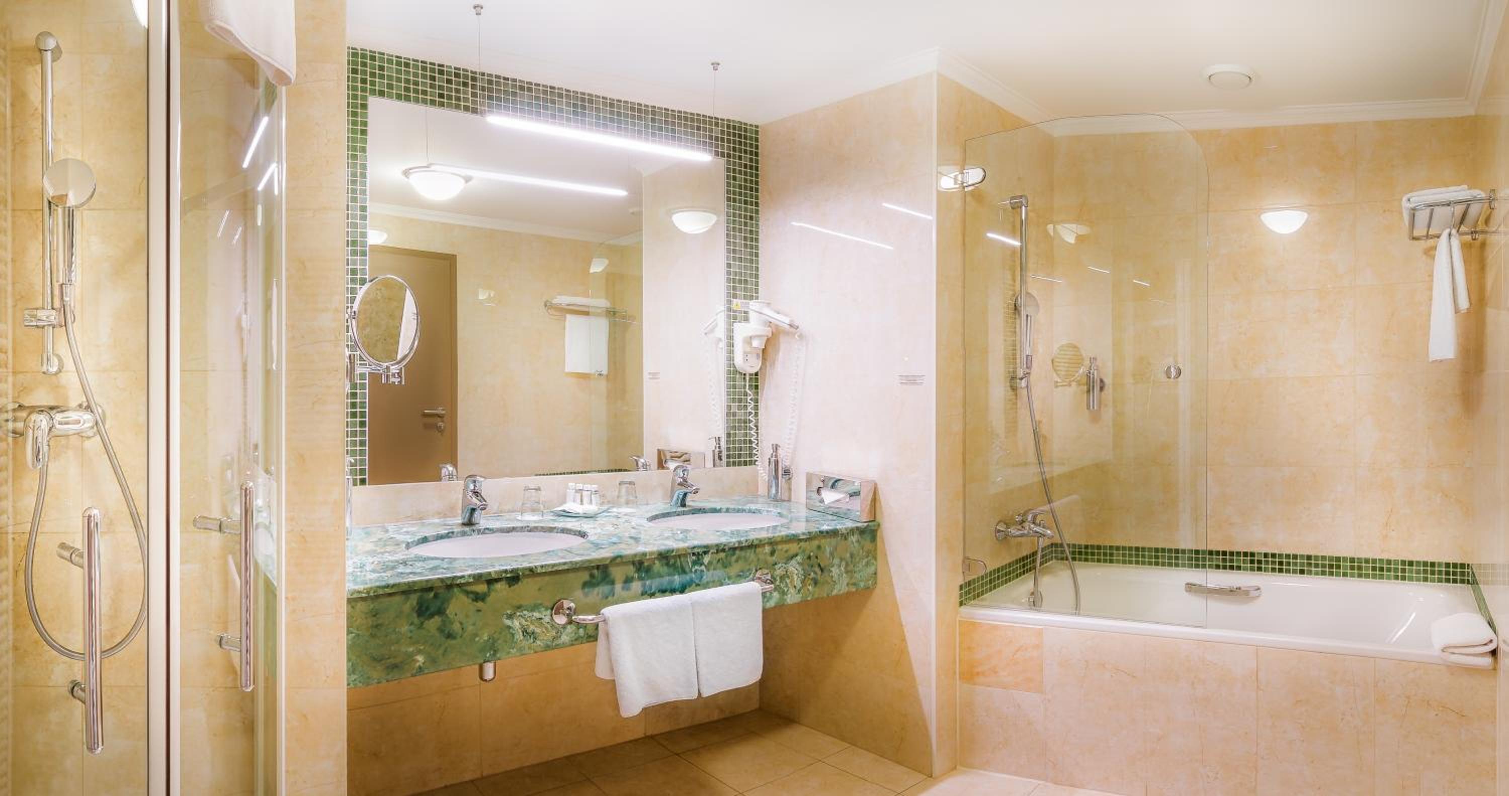 Deluxe Double or Twin room with Castle view and Terrace