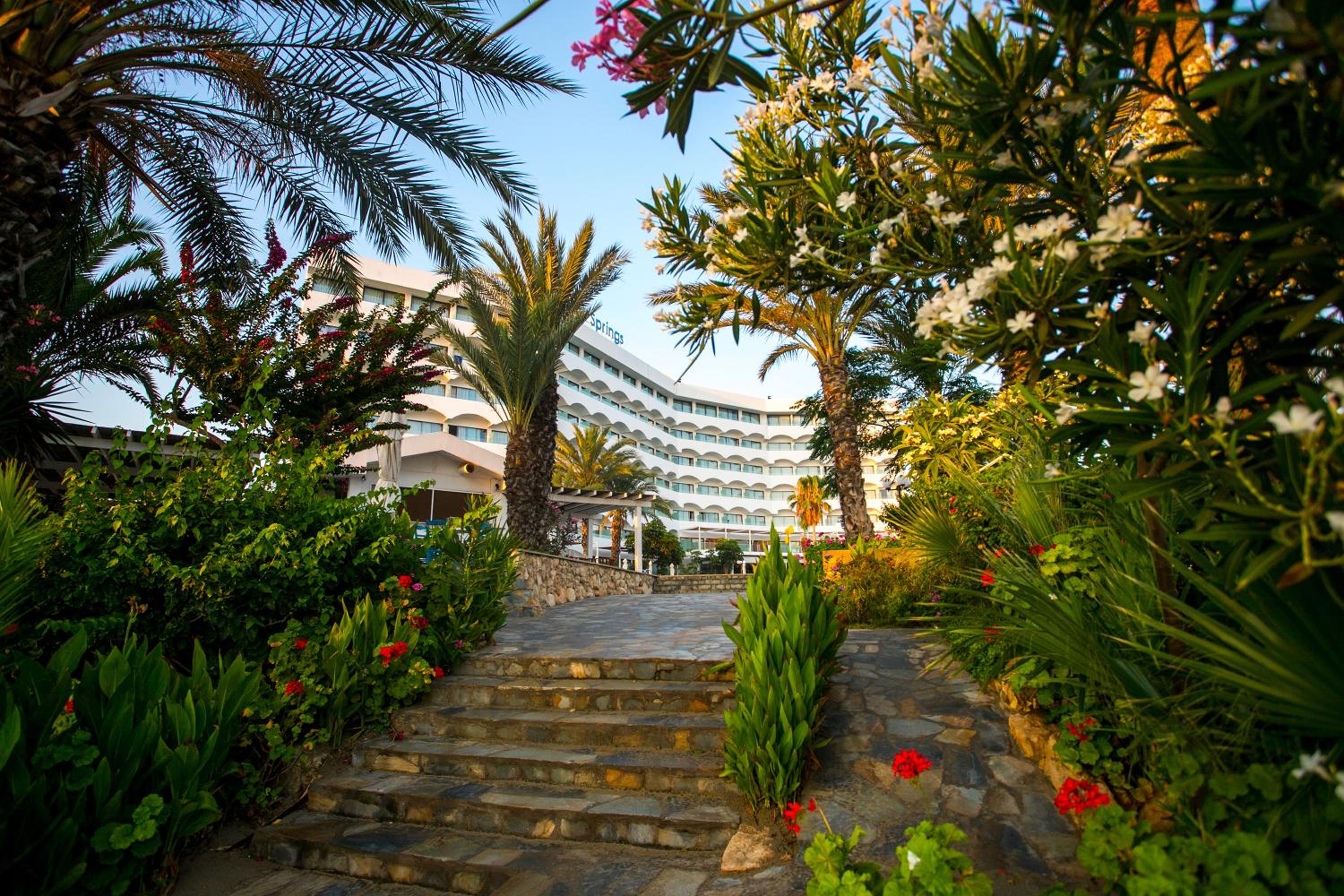 Superior Double or Twin Room with Pool View